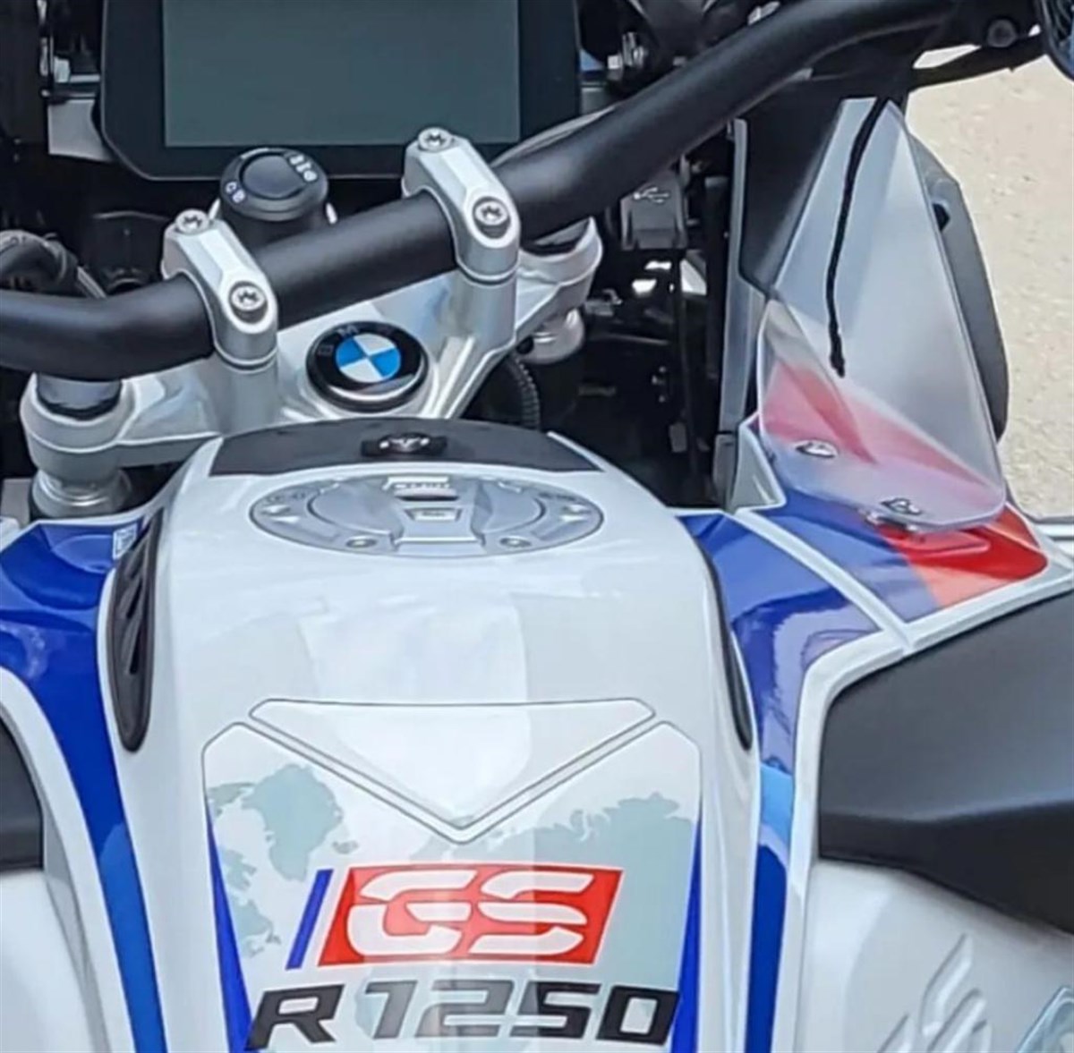 BMW R1250 GS Özel Döküm Tank Pad Damla Sticker Etiket