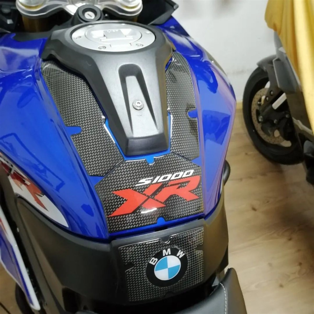 BMW S 1000 XR Tank Pad Damla Sticker Modeli