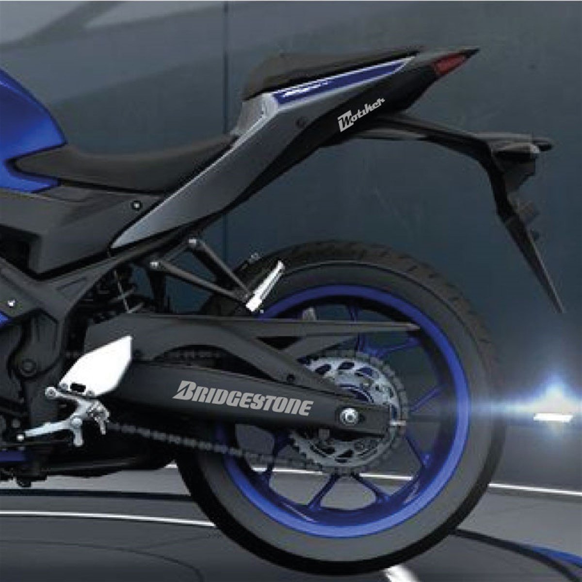 Bridgestone Yazılı Metalik Gri Arka Maşa Sticker Etiket Modeli