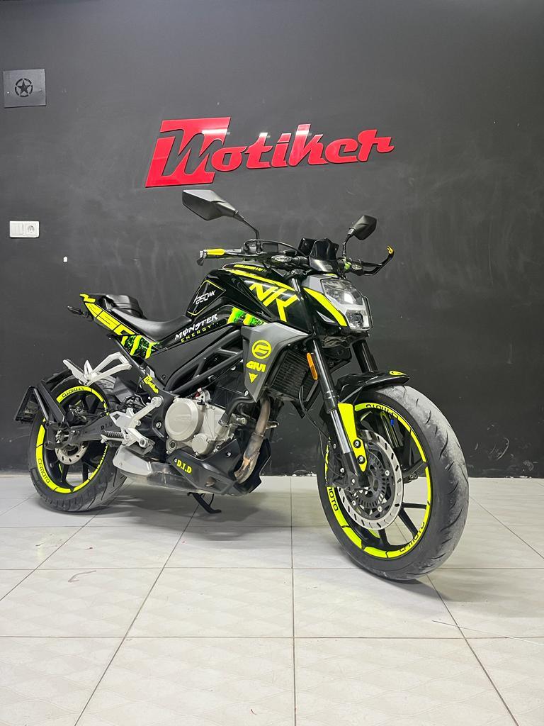 Cf Moto Monster Ve Neon Sticker Takım Modeli