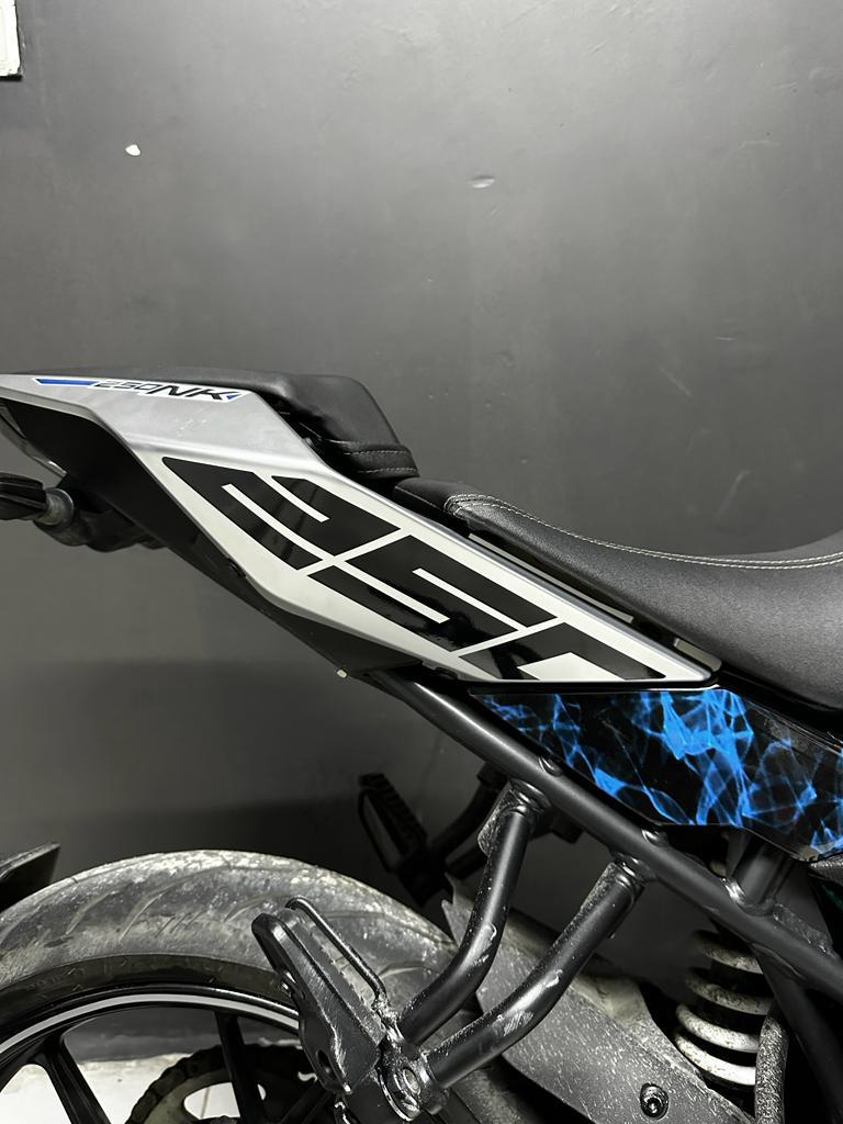 CF Moto NK250 Arka Kuyruk Altı 250 Sticker Etiket Siyah