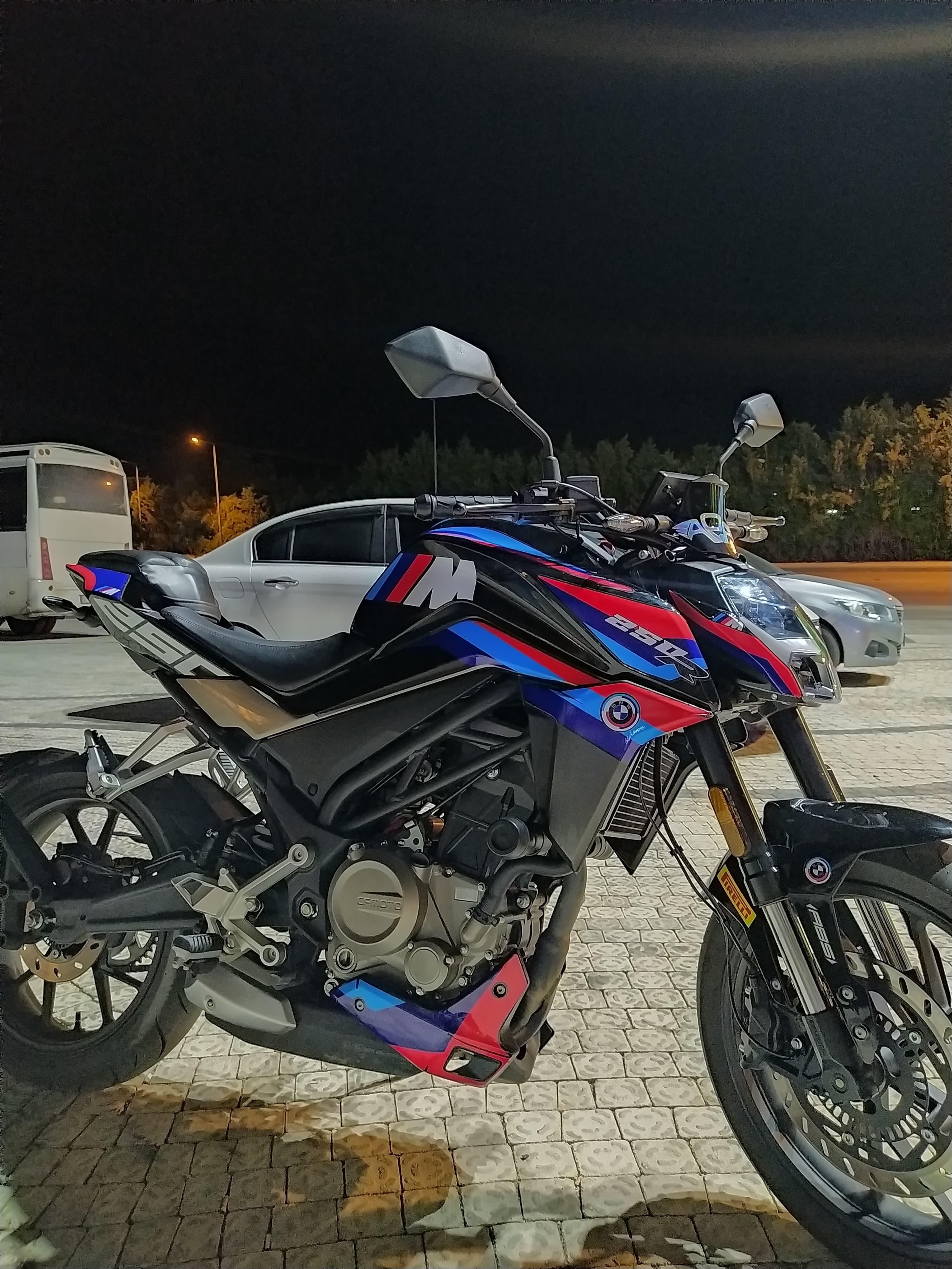 CFMOTO 250NK 