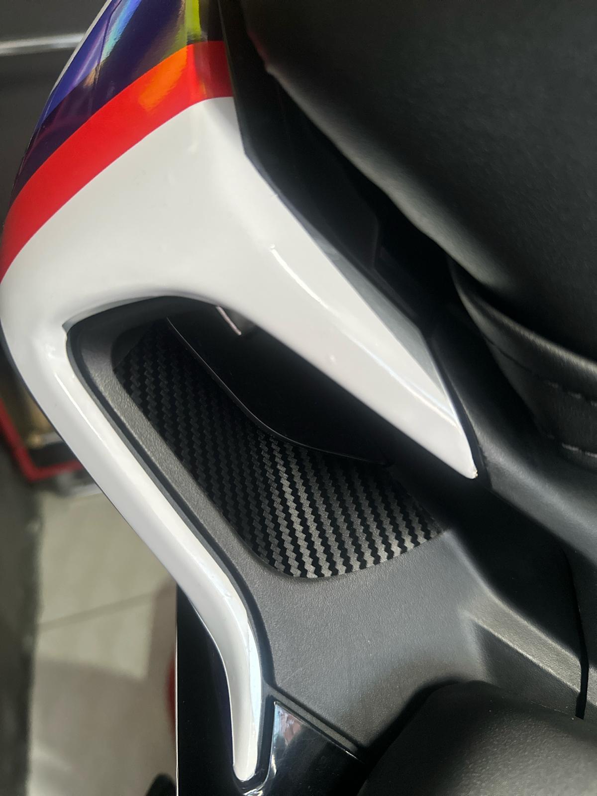 250SRCFMOTO 250SR Arka Sele Sticker Full Karbon Görünüm Detay Kaplama