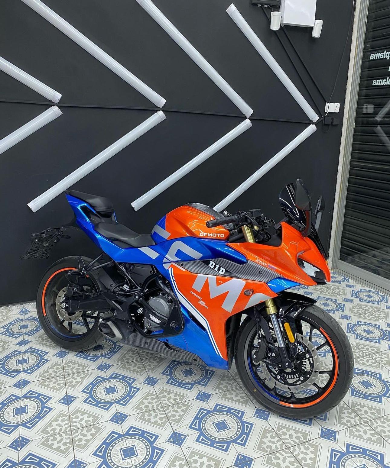 250SRCFMOTO 250SR BMW HP4 MODEL PARCALI MOTOSIKLET KAPLAMA STICKER ETIKET MODELI RENK 1