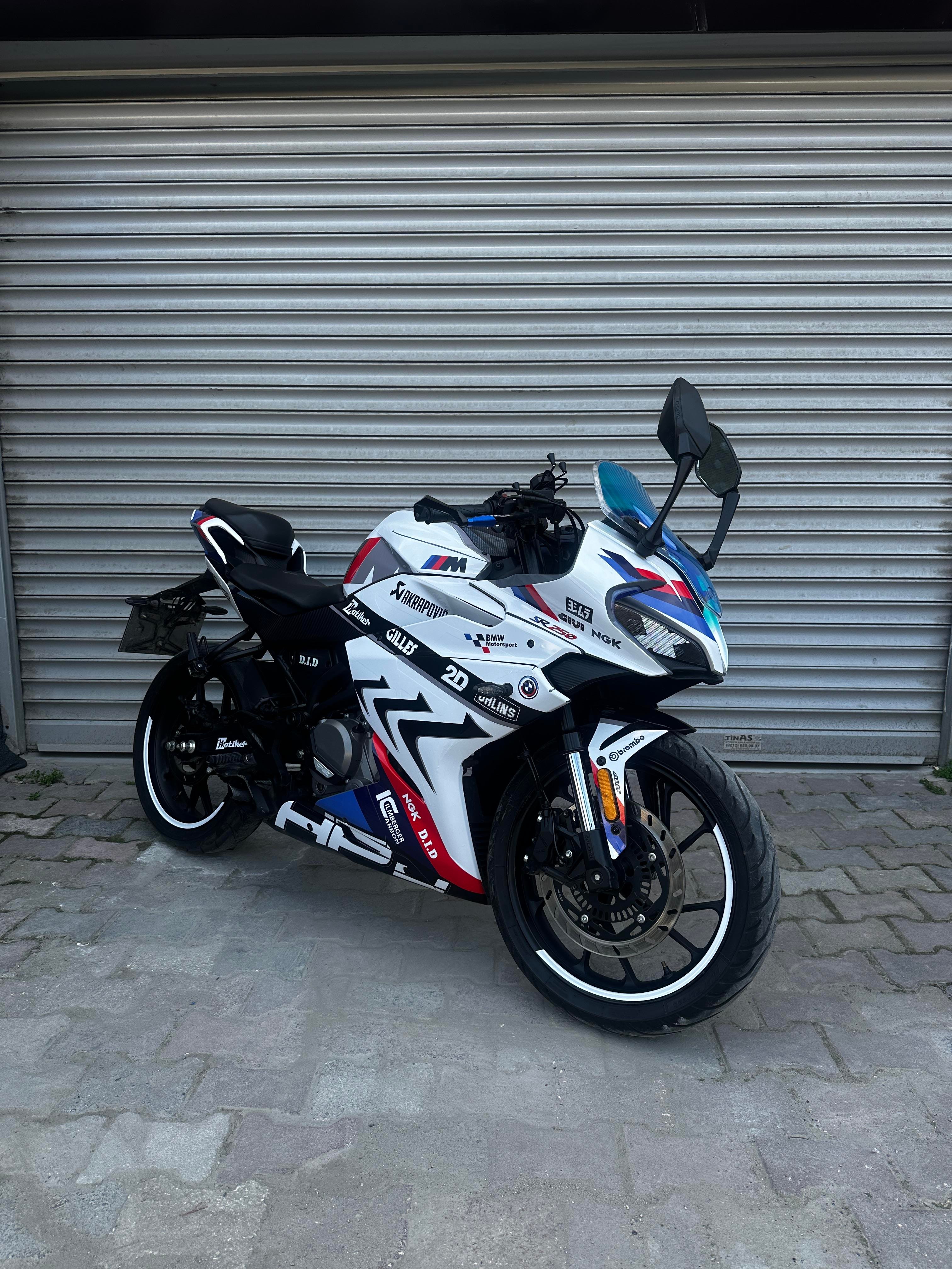 250SRCFMOTO 250SR BMW HP4 MODEL PARCALI MOTOSIKLET KAPLAMA STICKER ETIKET MODELI RENK 1