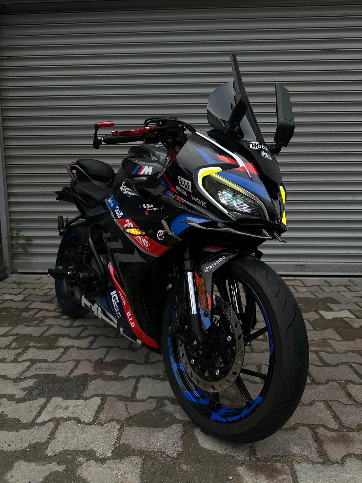250SRCFMOTO 250SR BMW HP4 MODEL PARCALI MOTOSIKLET KAPLAMA STICKER ETIKET MODELI SIYAH RENK