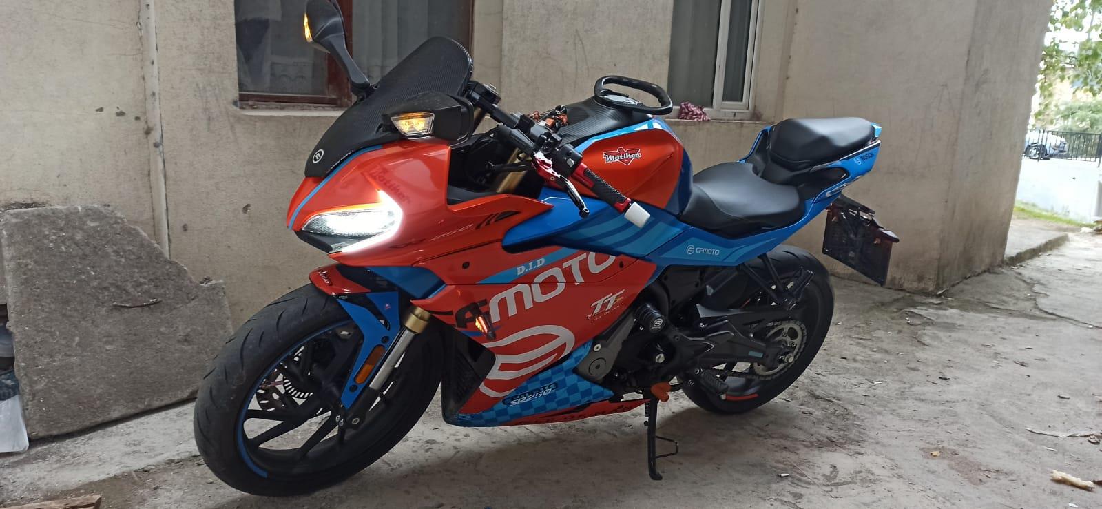 CFMOTO 250SR Racing Model Motosiklet Sticker Etiket Kaplama Modeli Turuncu Mavi