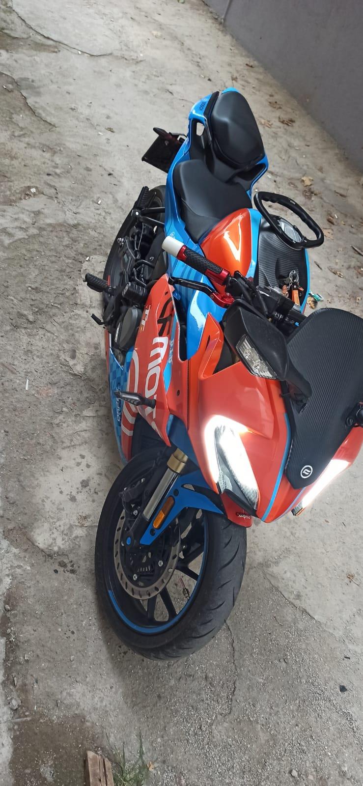 CFMOTO 250SR Racing Model Motosiklet Sticker Etiket Kaplama Modeli Turuncu Mavi