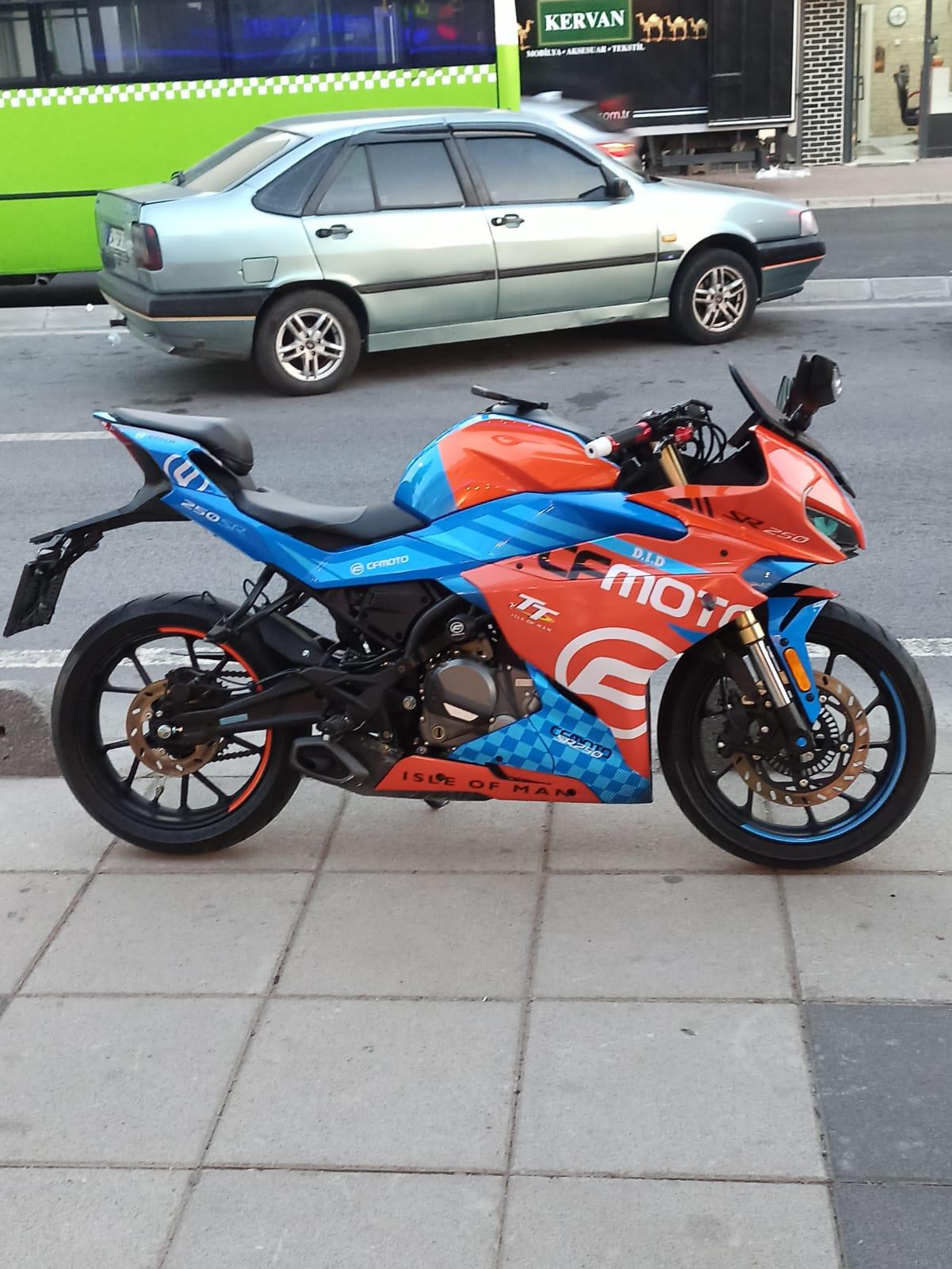 MotosikletCFMOTO 250SR Racing Model Motosiklet Sticker Etiket Kaplama Modeli Turuncu Mavi