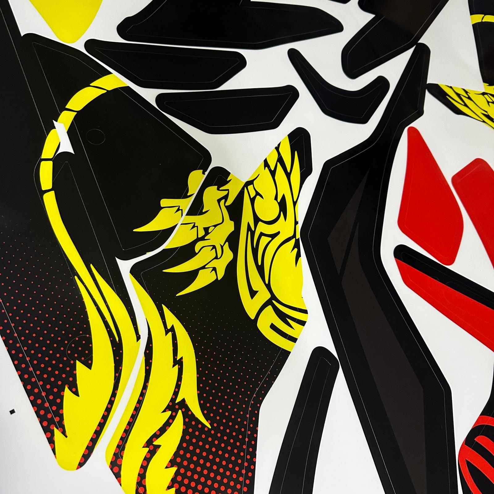 250SRCFMOTO 250SR SARI KIRMIZI DRAGON MODEL PARÇALI MOTOSIKLET KAPLAMA STICKER ETIKET MODELI 