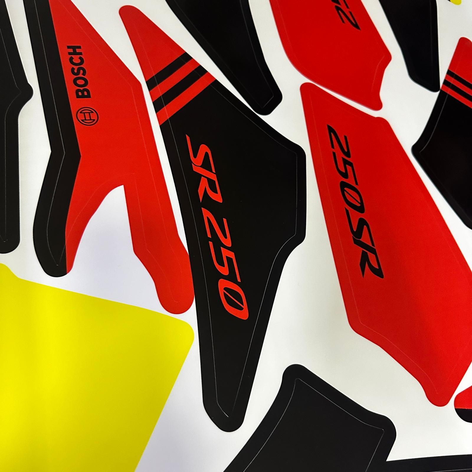 250SRCFMOTO 250SR SARI KIRMIZI DRAGON MODEL PARÇALI MOTOSIKLET KAPLAMA STICKER ETIKET MODELI 