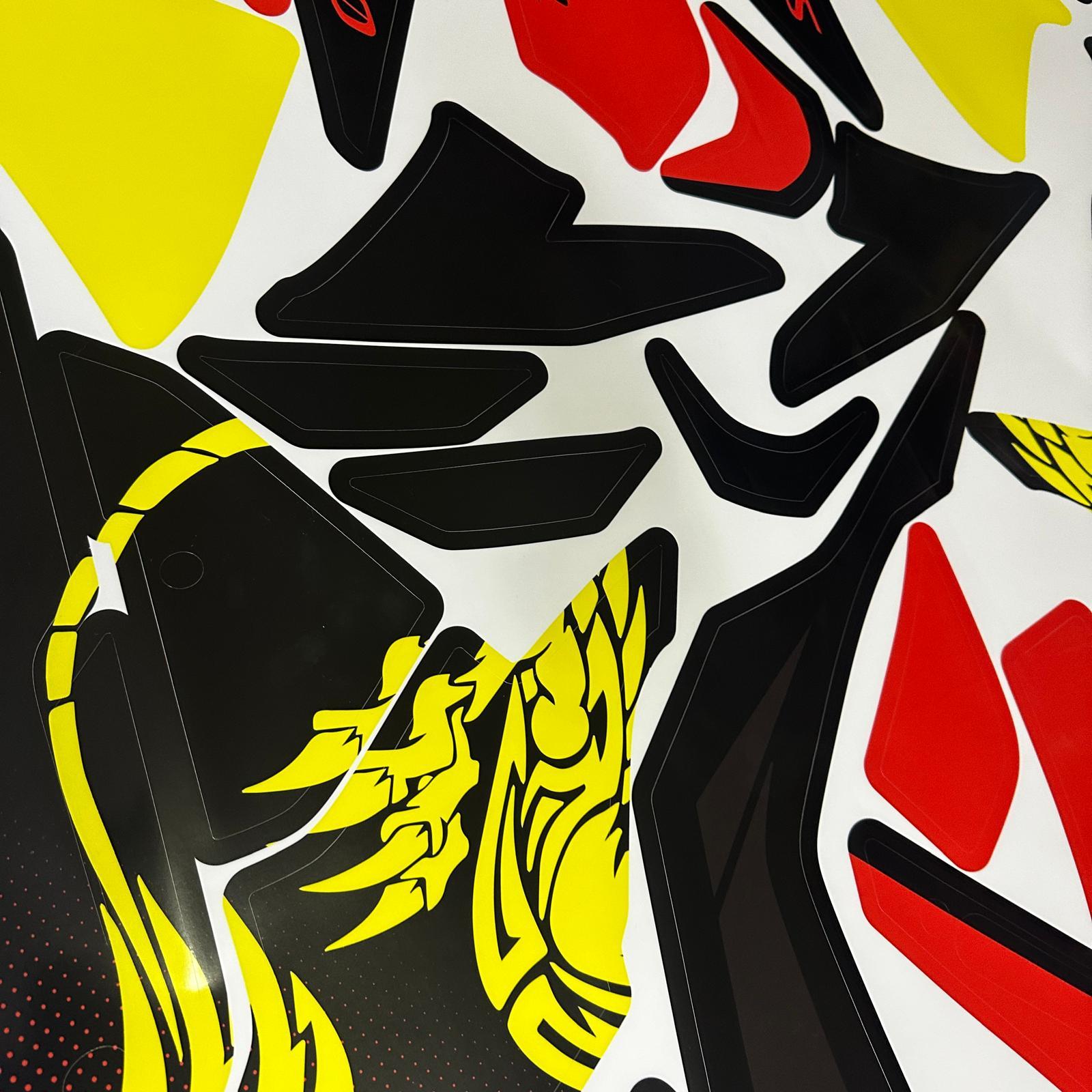 250SRCFMOTO 250SR SARI KIRMIZI DRAGON MODEL PARÇALI MOTOSIKLET KAPLAMA STICKER ETIKET MODELI 