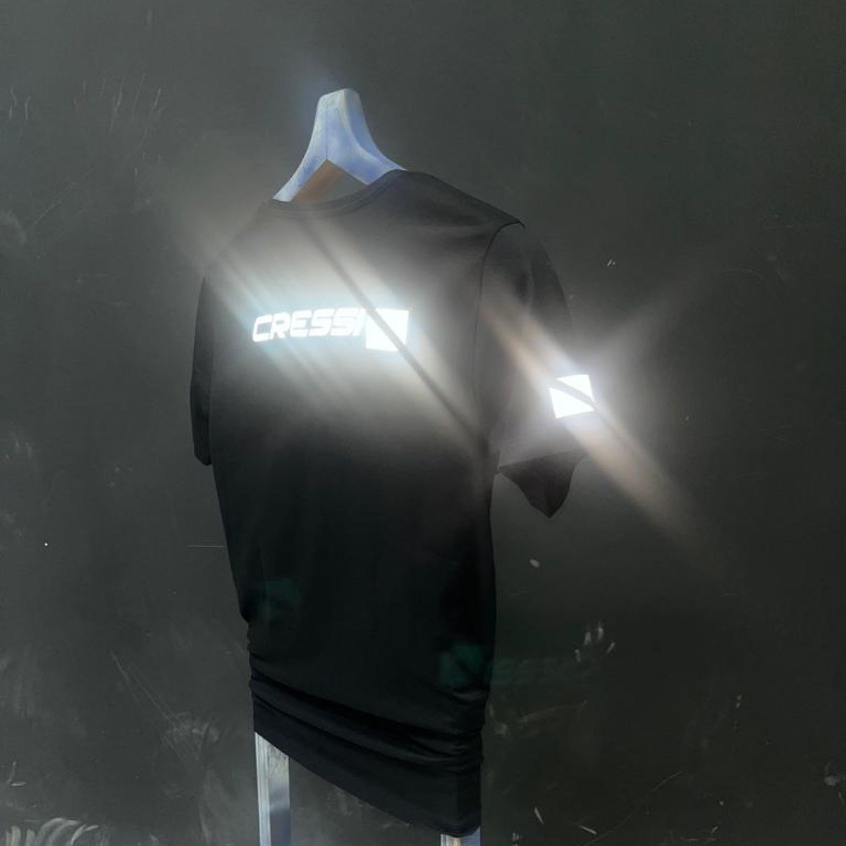 Cressi Sponsor Markalı Siyah T-Shirt Modeli