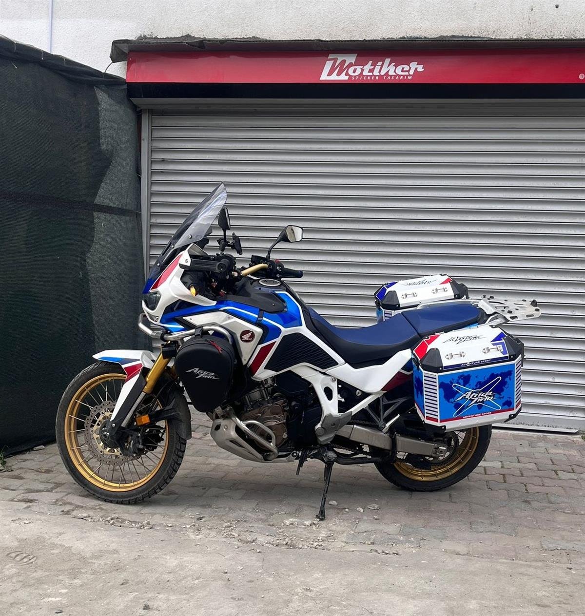 Desadman Çanta Africa Twin Sticker Modeli