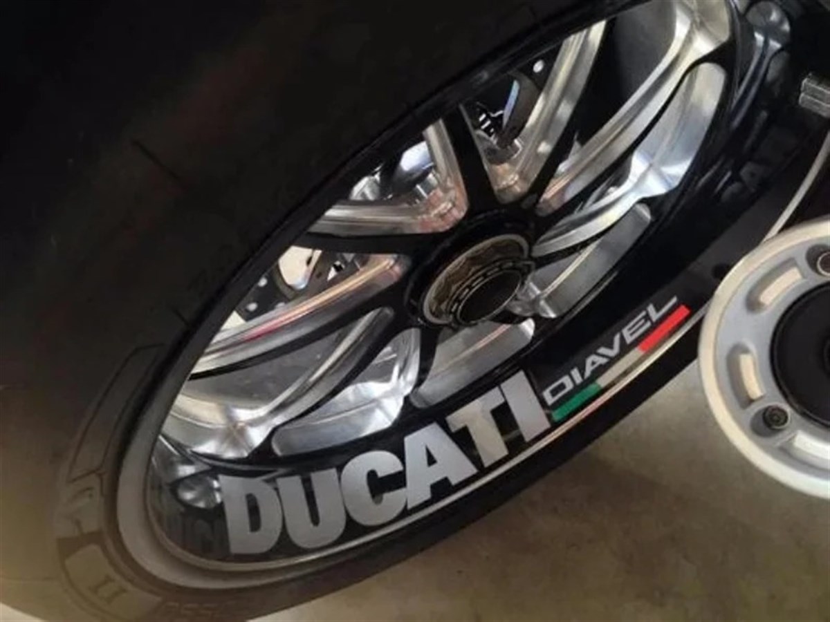 Ducati Diavel İtalyan Bayraklı Jant Sticker Etiket Modeli
