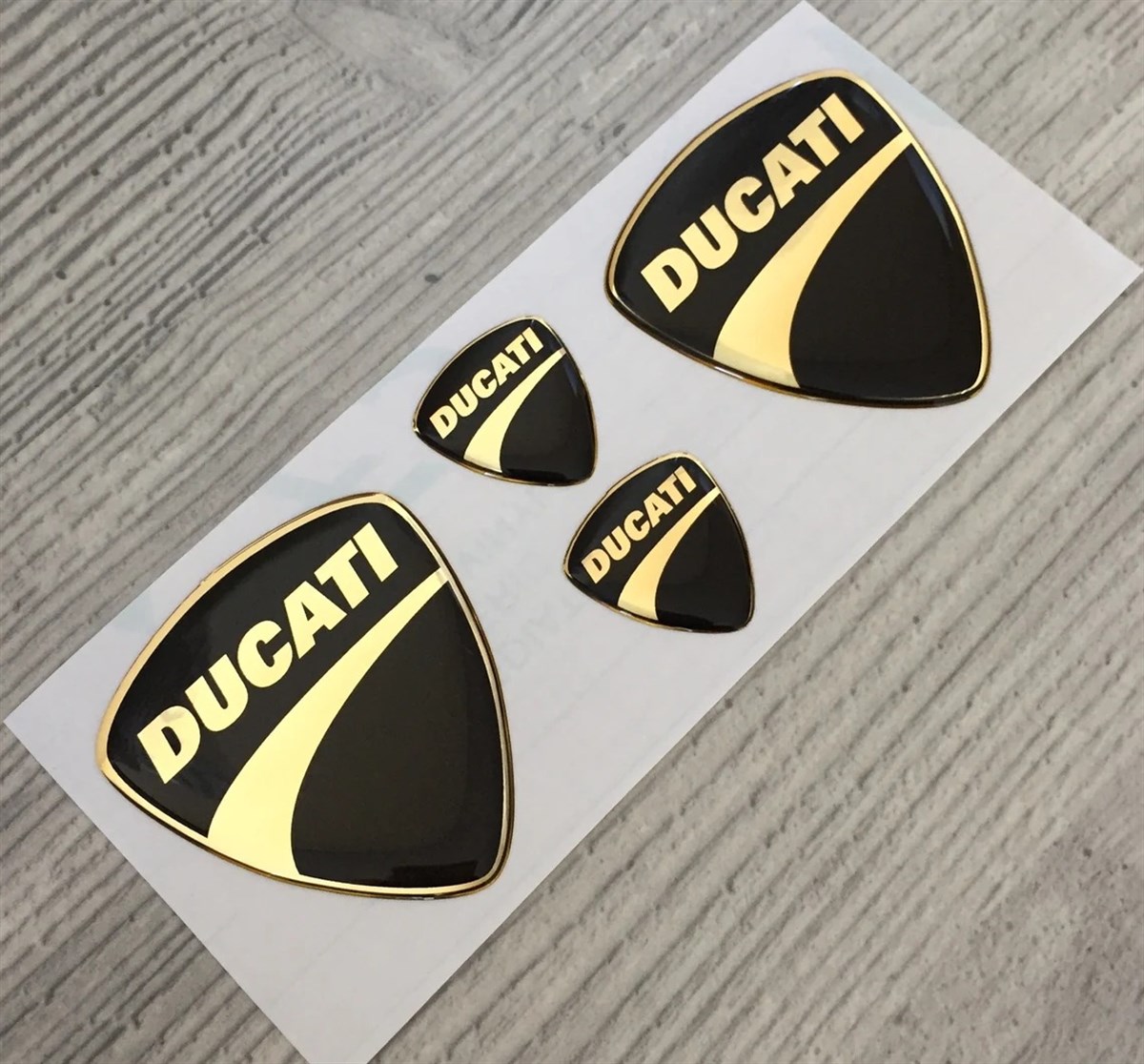 Ducati Gold Altın Siyah Logo Damla Sticker Etiket Modeli