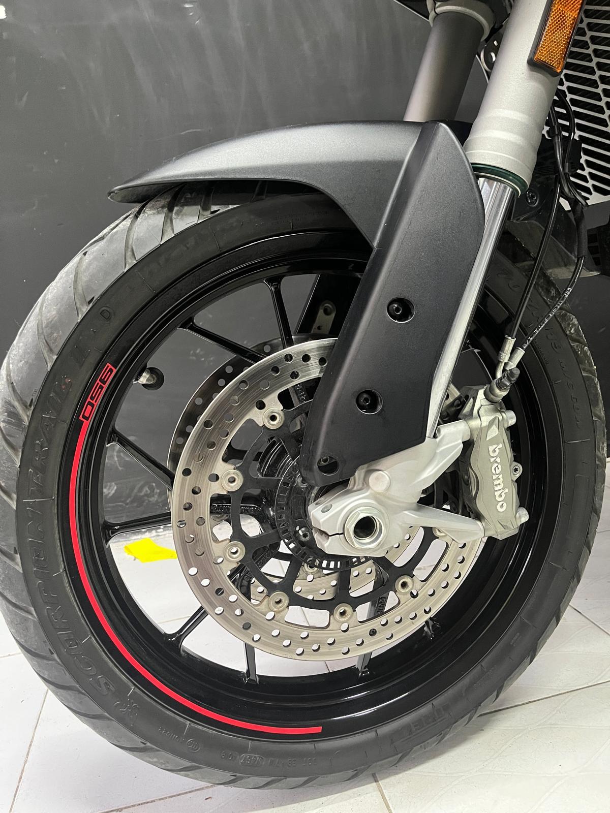 DUCATIDucati Multistrada Ön Çamurluk Karbon Sticker Etiket Modeli