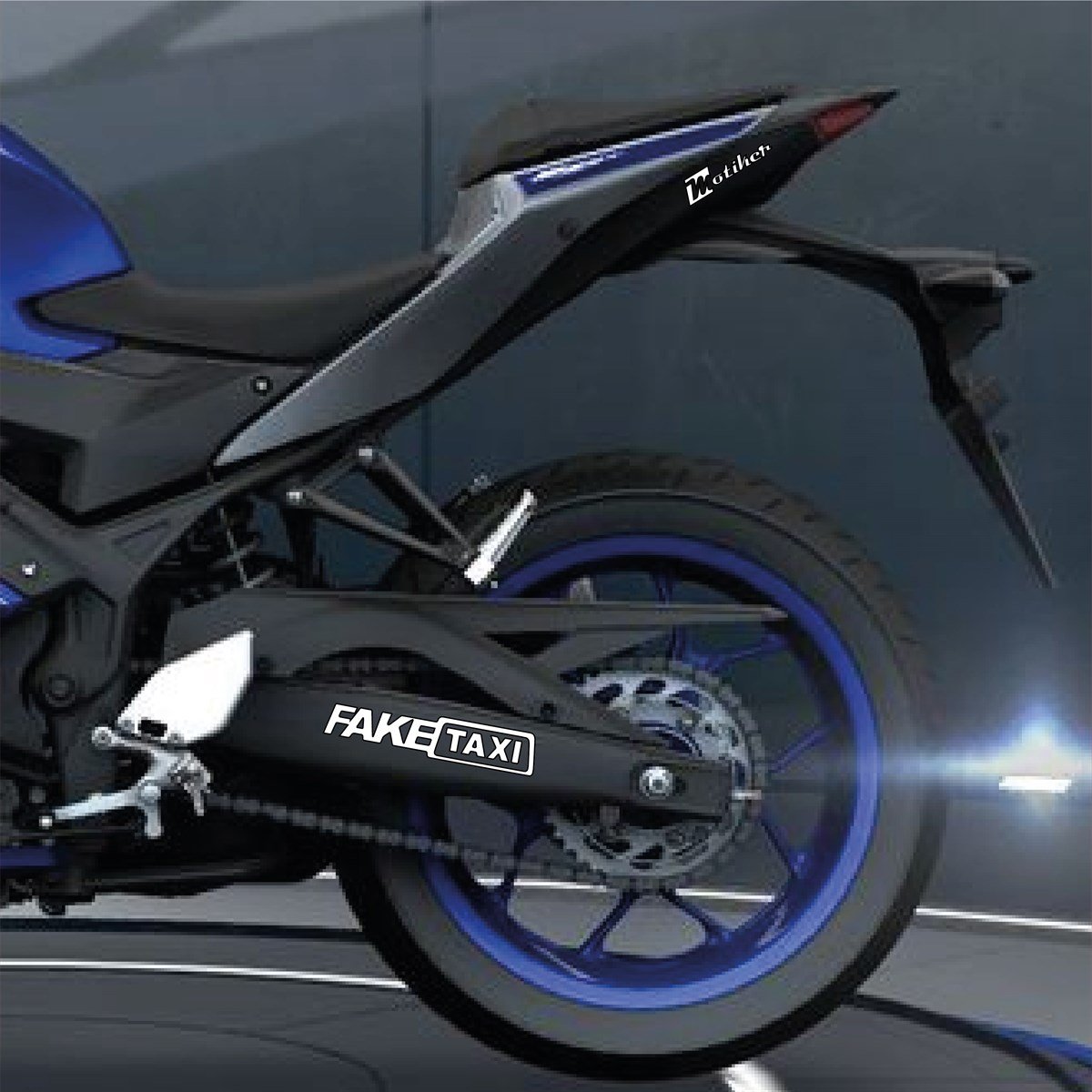 Fake Taxi Yazılı Beyaz Arka Maşa Sticker Etiket Modeli