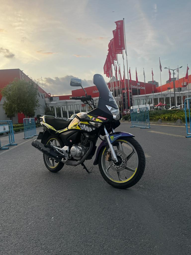 Honda CBF 150 Sarı Shark Köpek Balığı Sticker Etiket Modeli