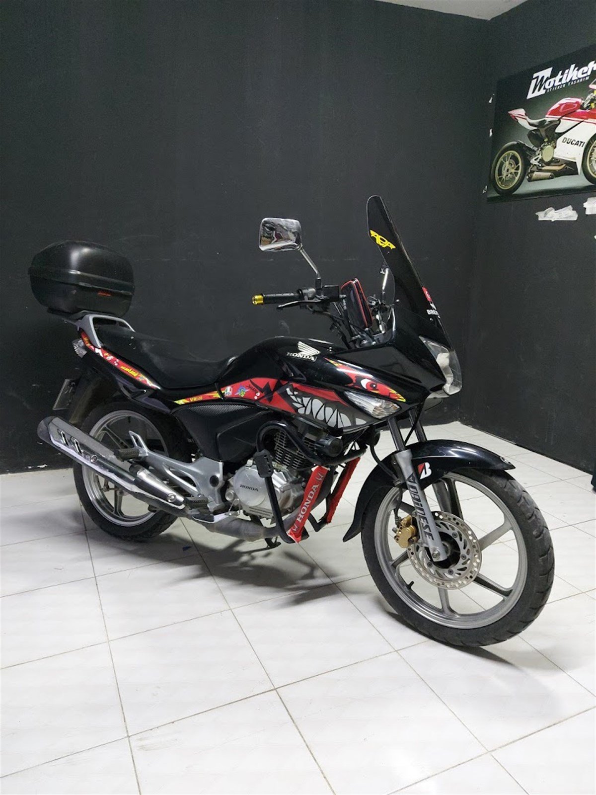 Honda CBF 150 Shark Köpekbalığı Sticker Etiket Modeli
