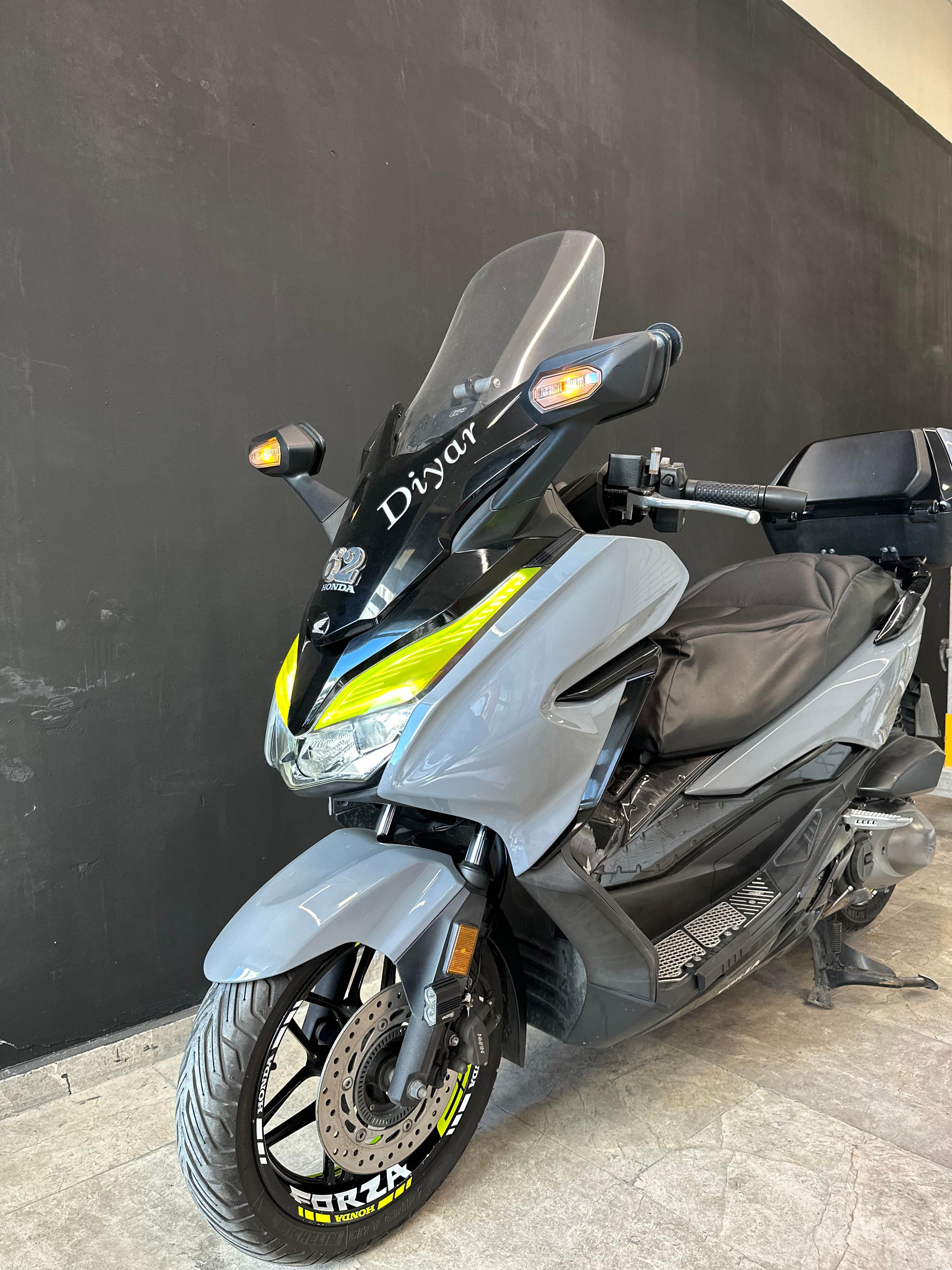FORZA 250Honda Forza 250 2018 Model Far Sticker Sarı 