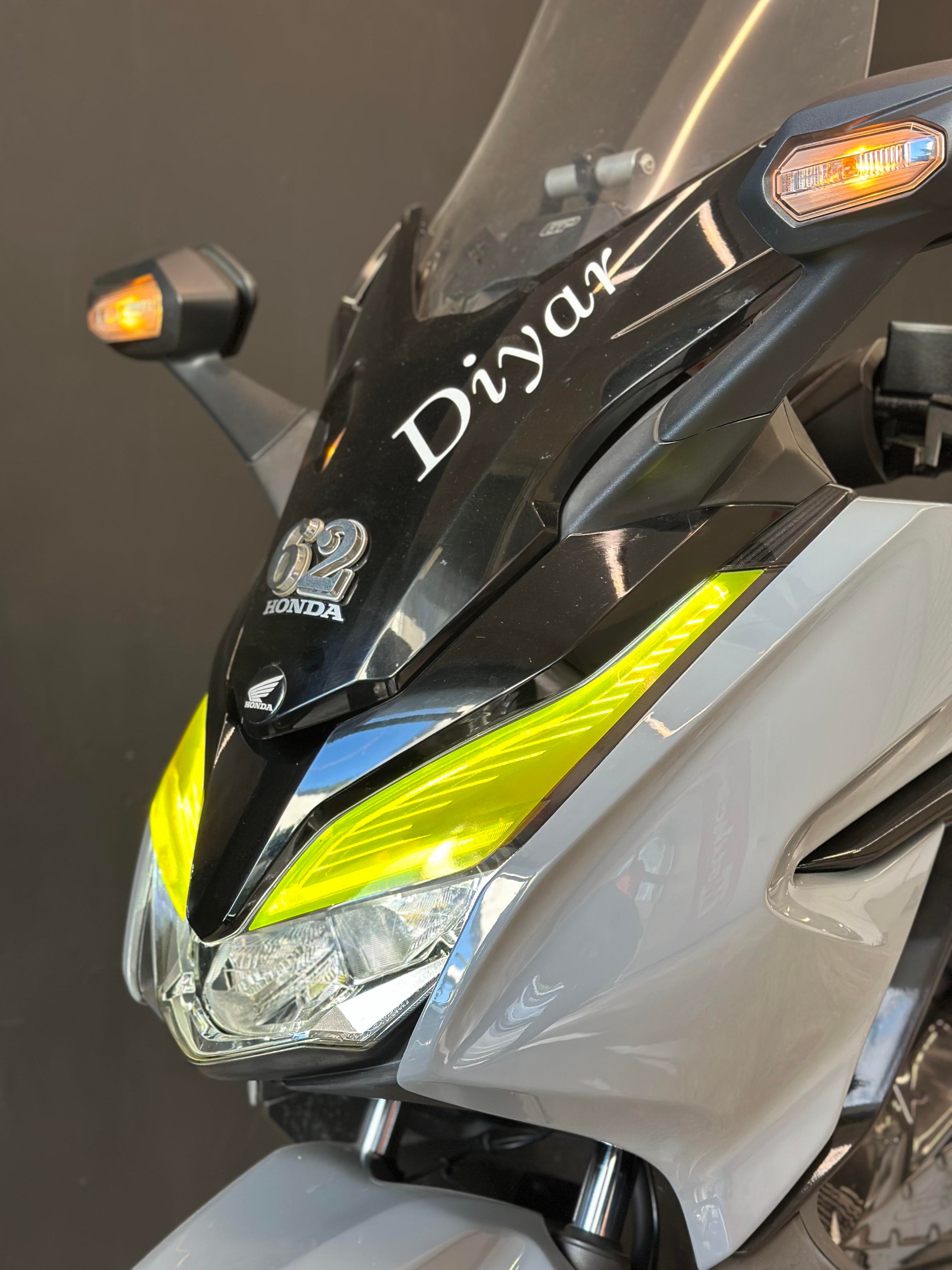 FORZA 250Honda Forza 250 2018 Model Far Sticker Sarı 