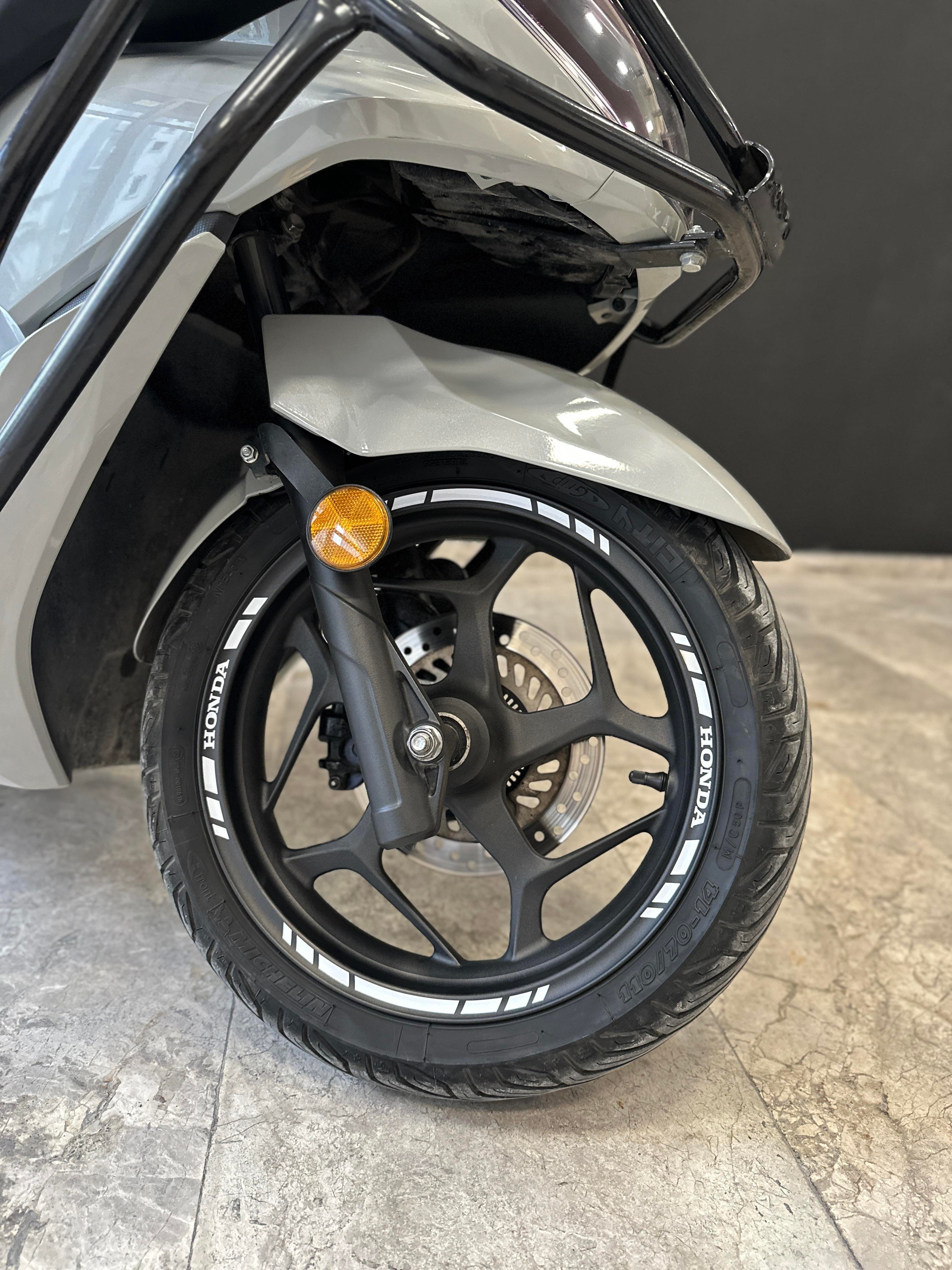 MOTORSİKLETHonda Jant Dışı Yazılı - Yazısız Şerit Sticker Etiket Modeli