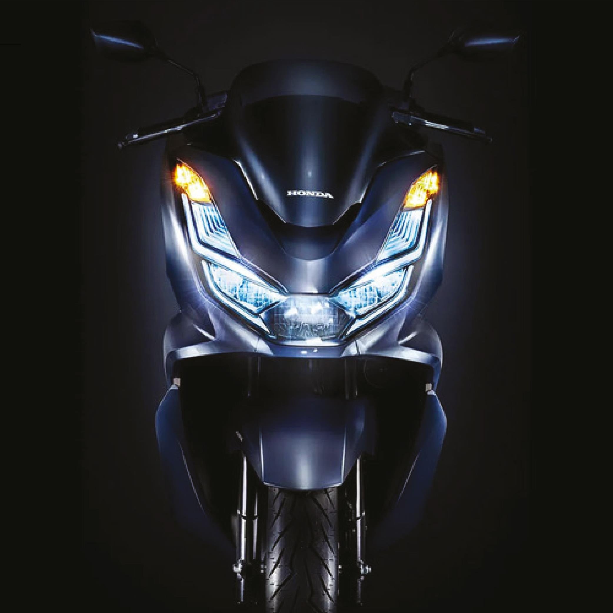 PCXHonda PCX Ön Far Şeffaf Siyah Kaplama Sticker Etiket Modeli 2 