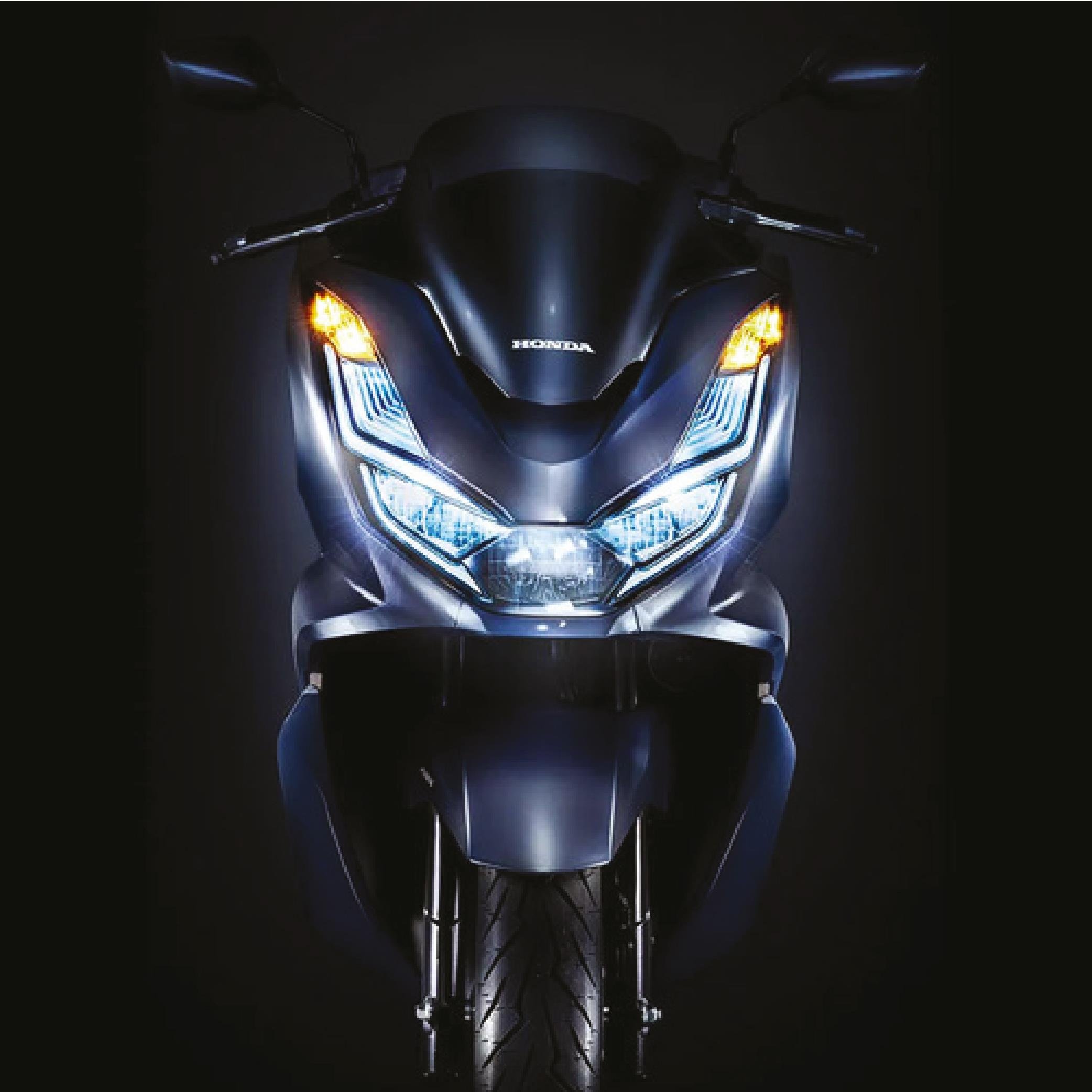 PCXHonda PCX Ön Far Şeffaf Siyah Kaplama Sticker Etiket Modeli