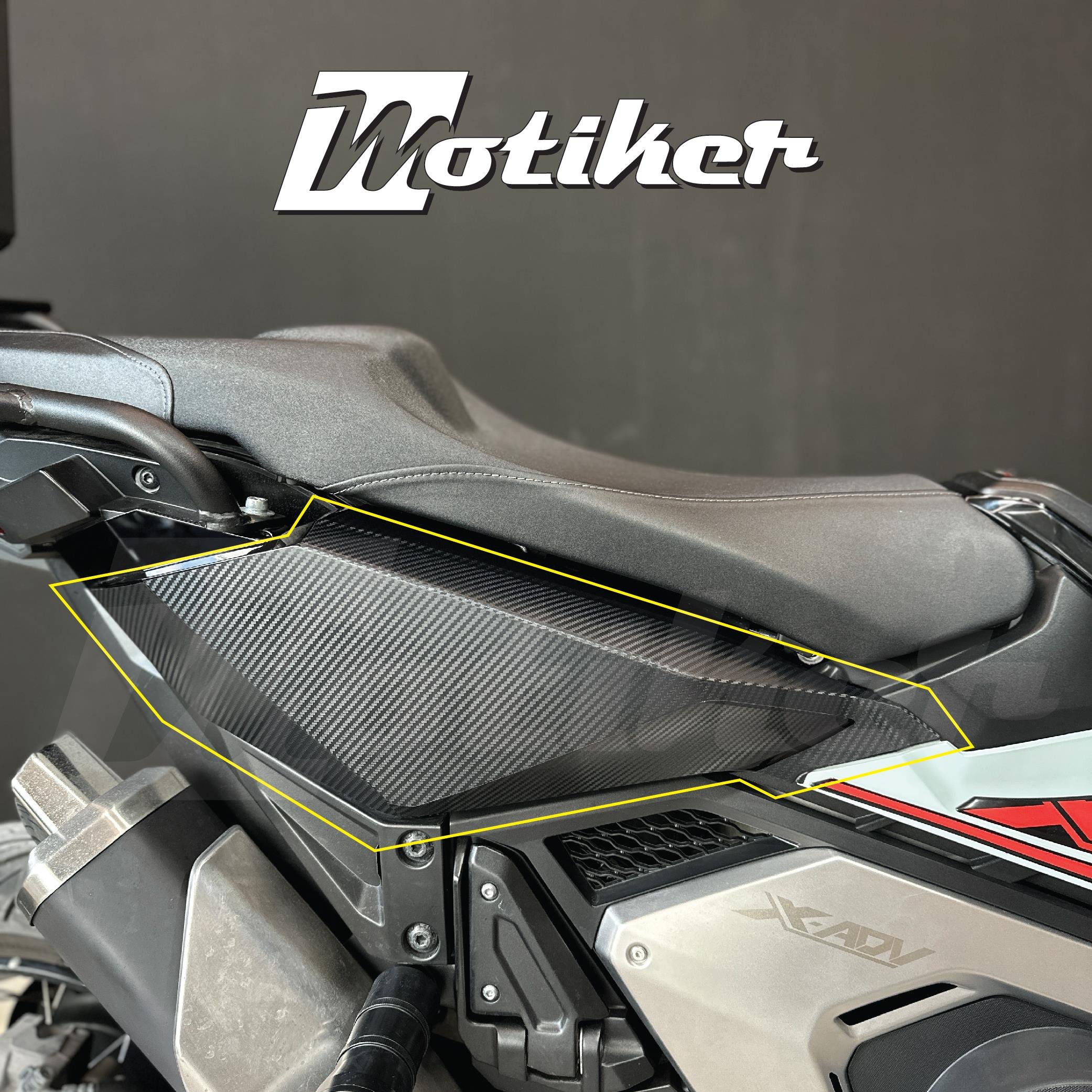 X-ADV 750 / X-ADV 750 Special EditionHONDA X-ADV 750 2021-2024 Karbon Sticker Etiket Modeli Arka Kuyruk Üzeri Sağ Sol  