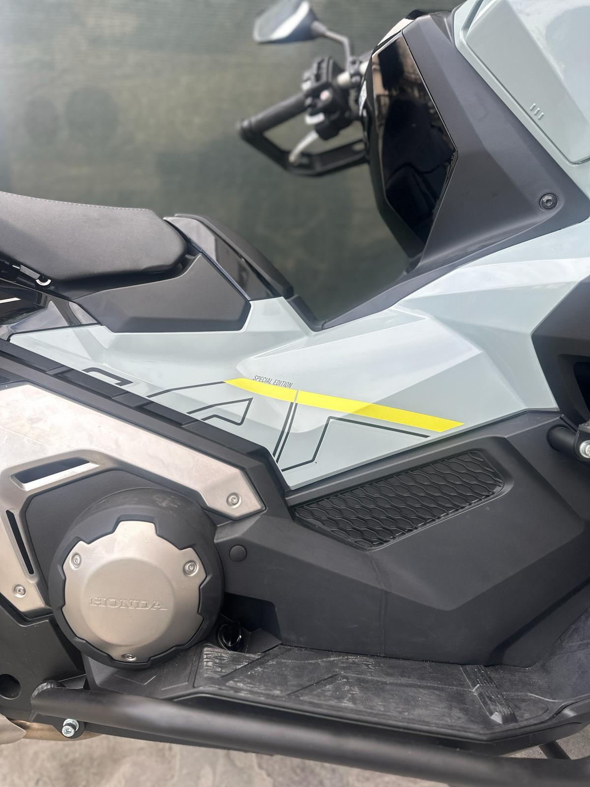 X-ADV 750 / X-ADV 750 Special EditionHonda X-ADV 750 2023/24 Special Edition Sticker Tasarım Etiket Modeli Neon Sarı