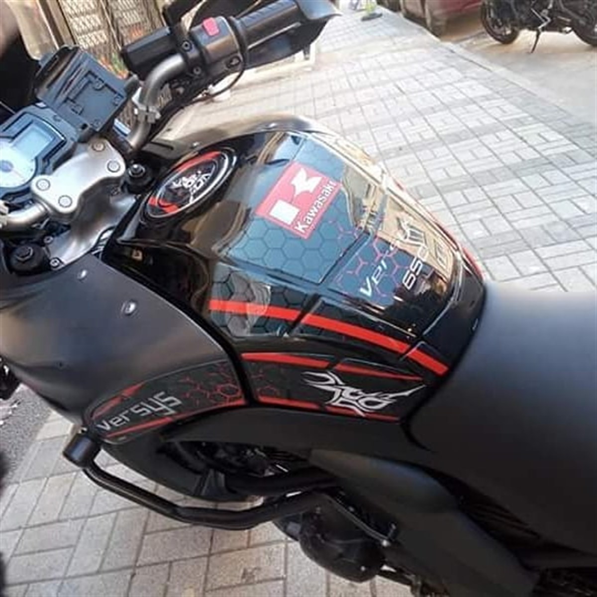 Kawasaki Versys 650 Tank Pad Damla Sticker Modeli