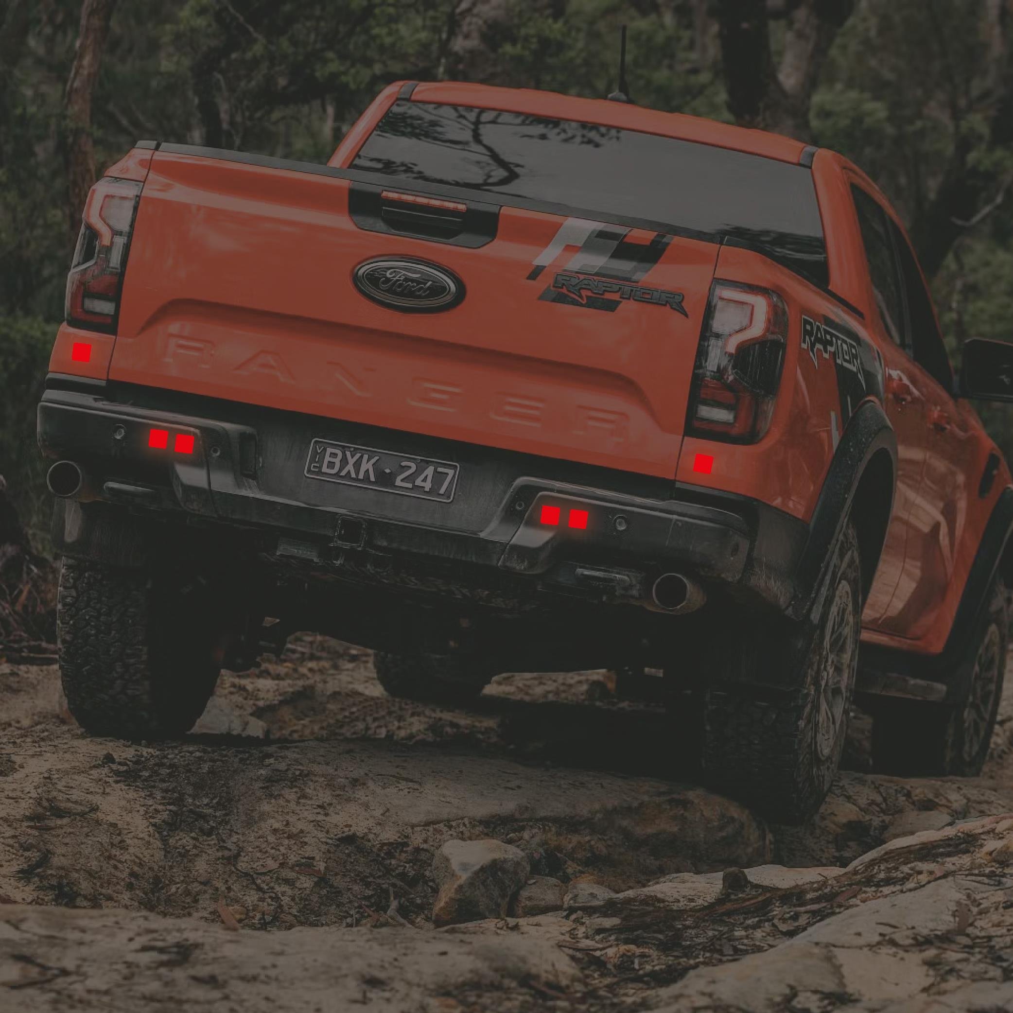 Reflective StickerKırmızı Reflective (Reflektif) 6'lı Kare Sticker Paketi Otomobil Motosiklet Reflektif Parlayan Sticker Etiket Modeli