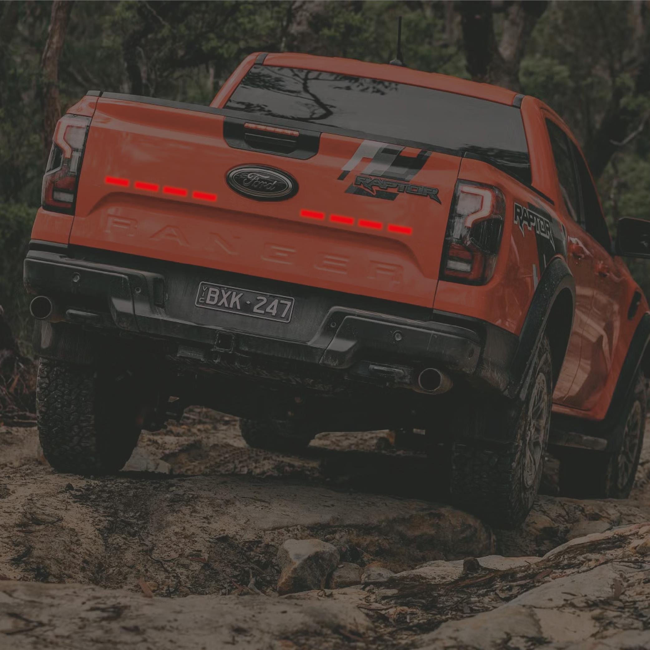 Reflective StickerKırmızı Reflective (Reflektif) Sticker Paketi 8'li Otomobil Motosiklet Reflektif Parlayan Sticker Etiket Modeli