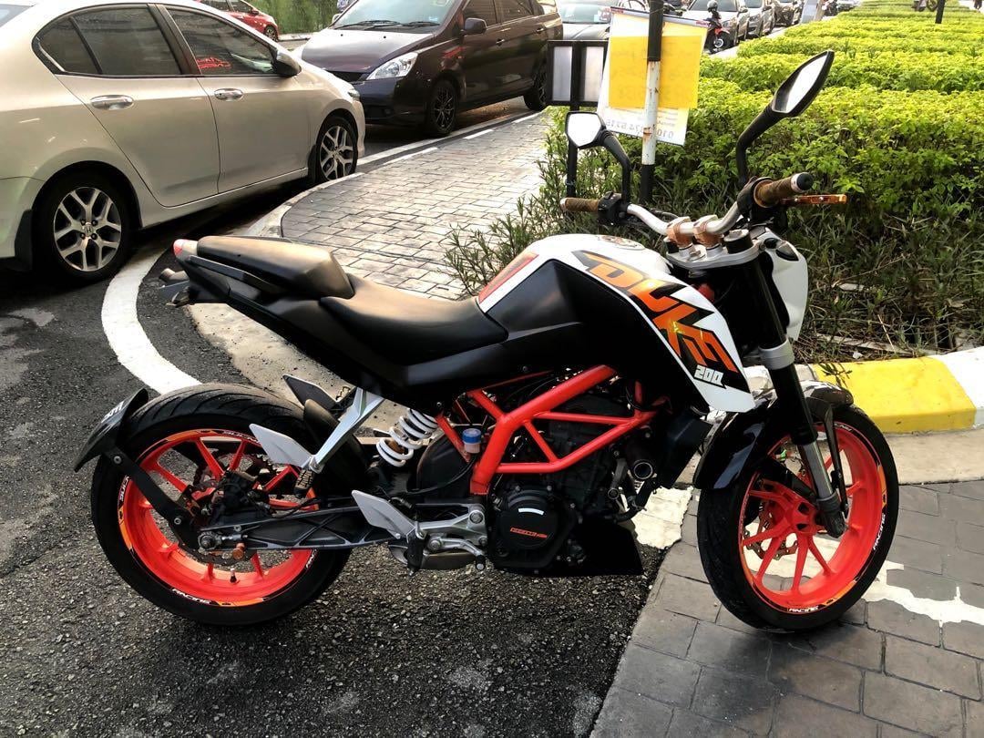 DUKE 200KTM DUKE 200 Sağ ve Sol Grenaj Takım Orjinal Sticker Etiket Modeli Beyaz Motor