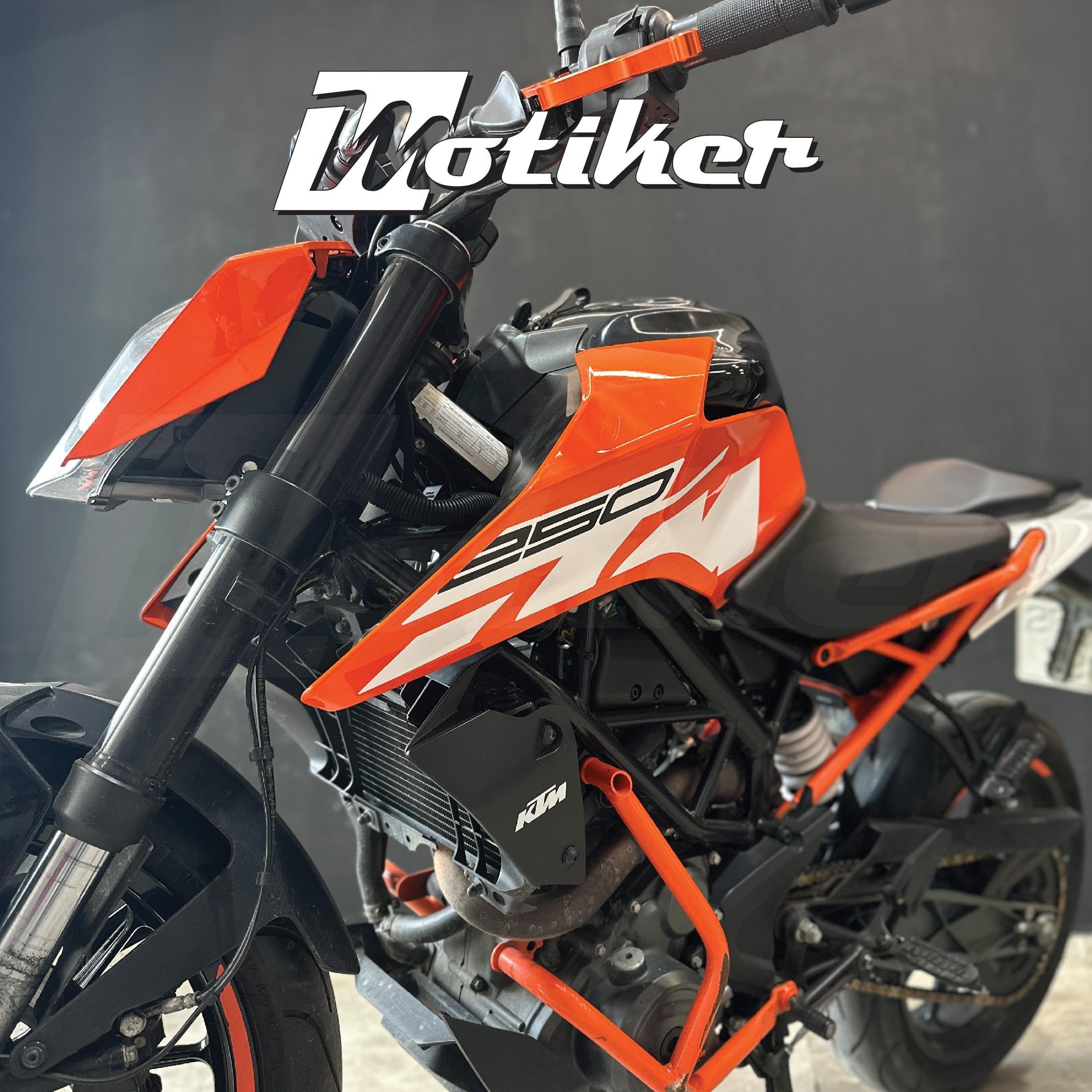 KTMKTM Duke 250 Beyaz Orijinal Tasarım Sticker Etiket Modeli Sol Grenaj