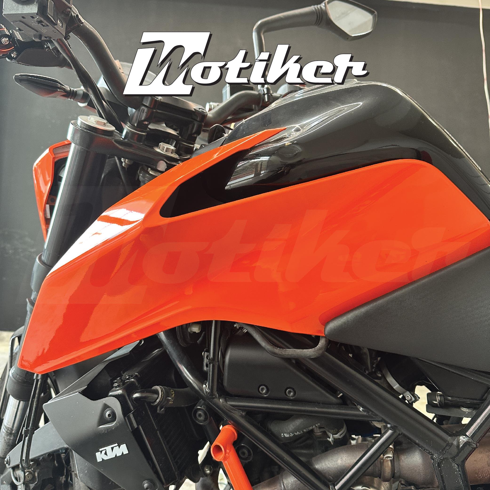 KTMKTM Duke 250 Beyaz Orijinal Tasarım Sticker Etiket Modeli Sol Grenaj