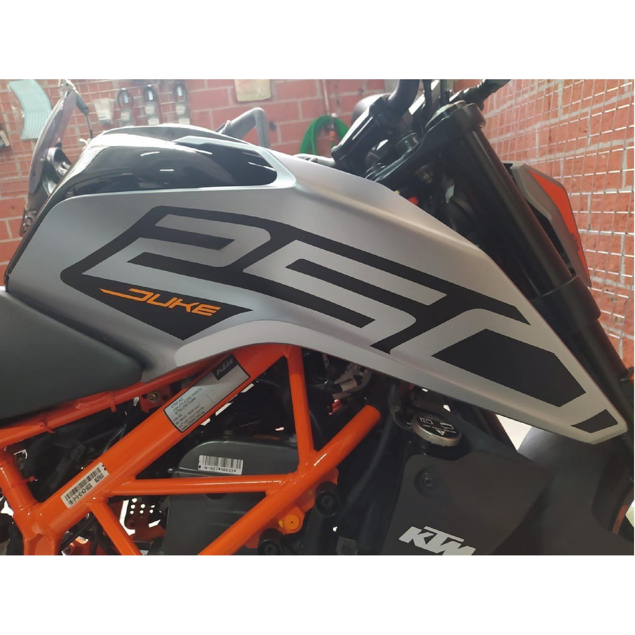 KTMKTM Duke 250 Sağ - Sol Set Yan Grenaj Orijinal Tasarım Sticker Etiket Modeli