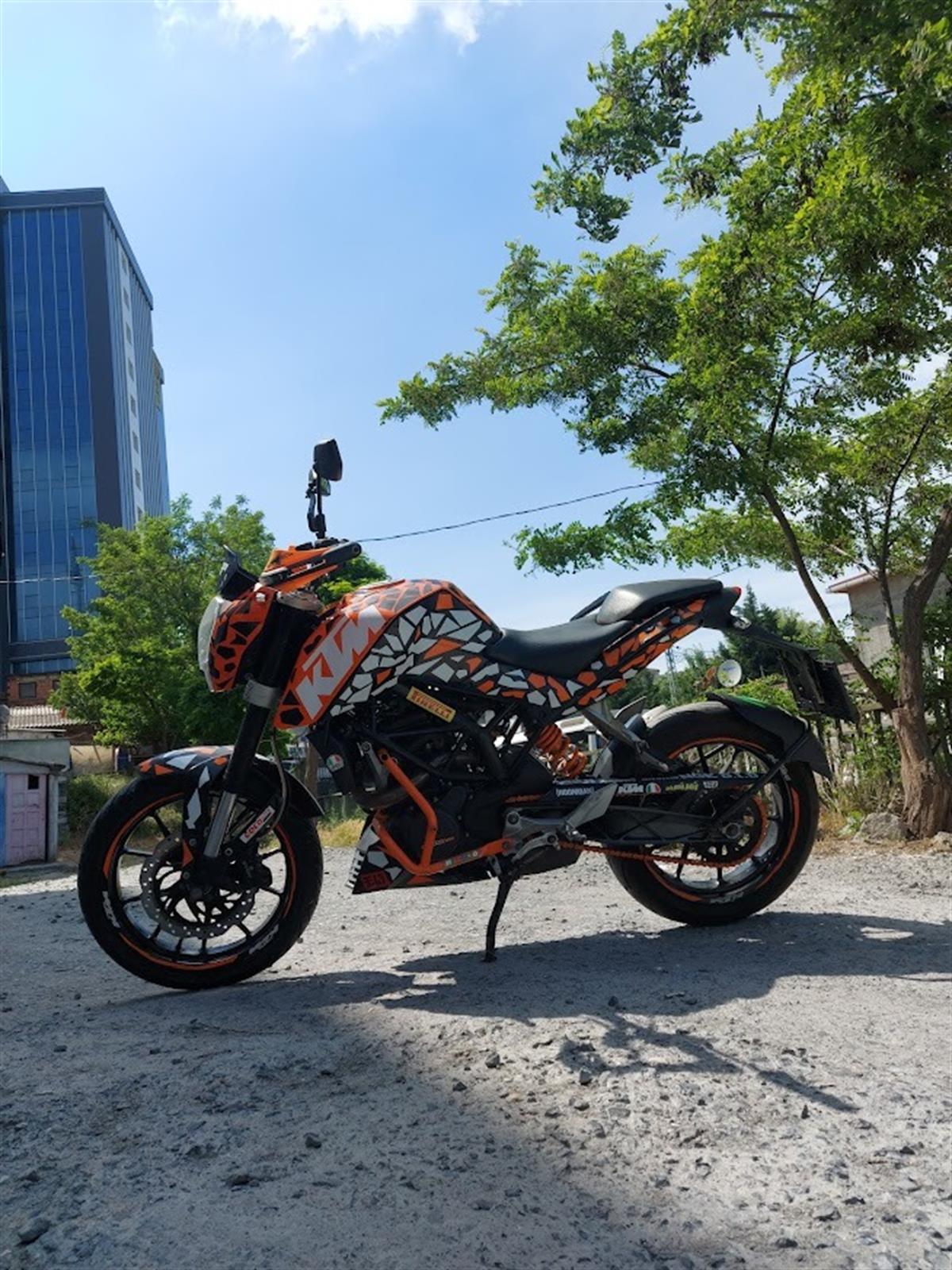 KTM Duke200 Pirelli Sticker Etiket Kaplama Modeli
