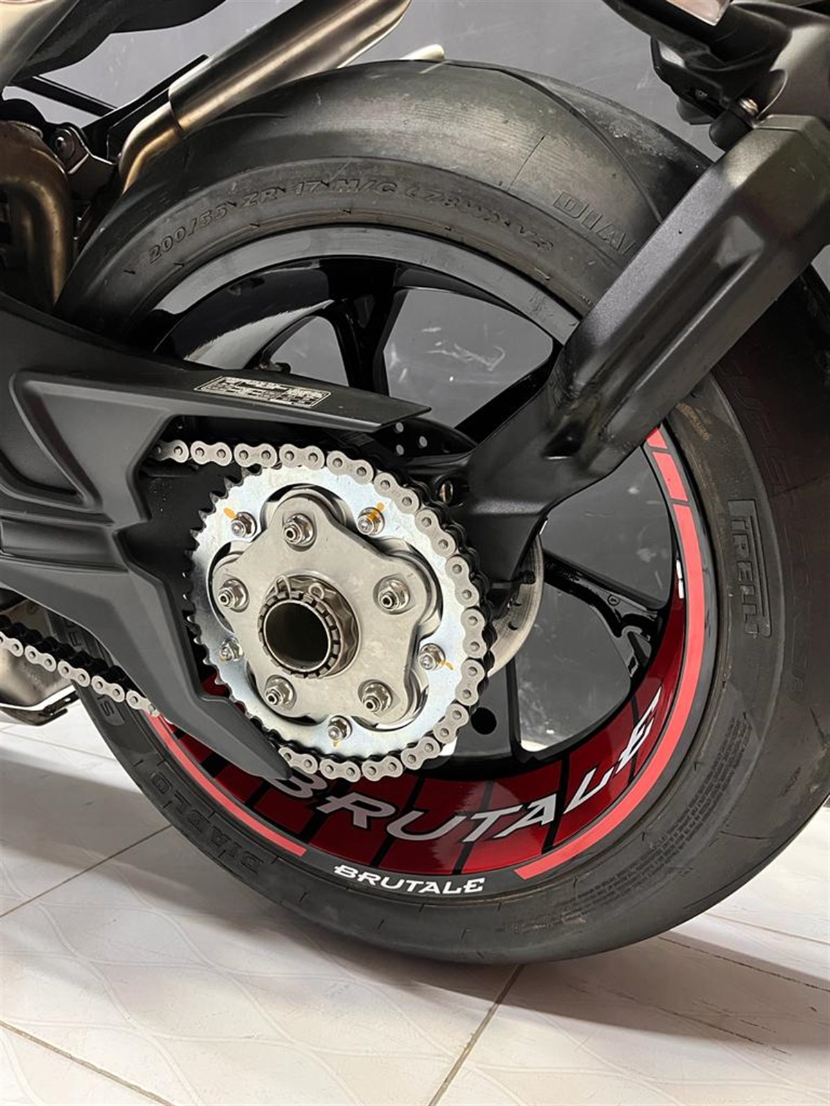 MV Agusta Brutale Jant Sticker Modeli