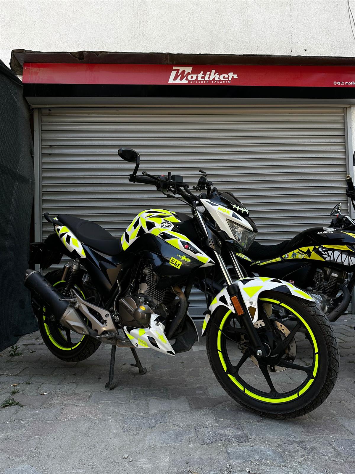 Parçalı Sticker Kaplama