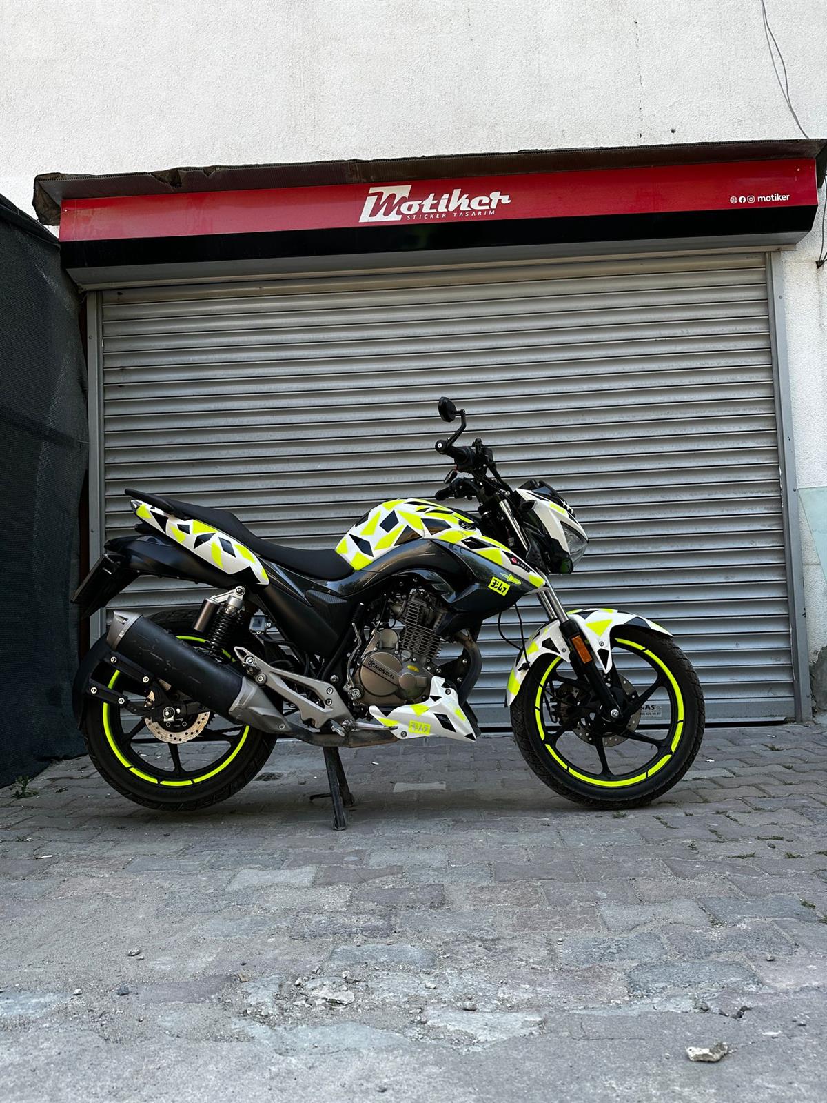 Parçalı Sticker Kaplama