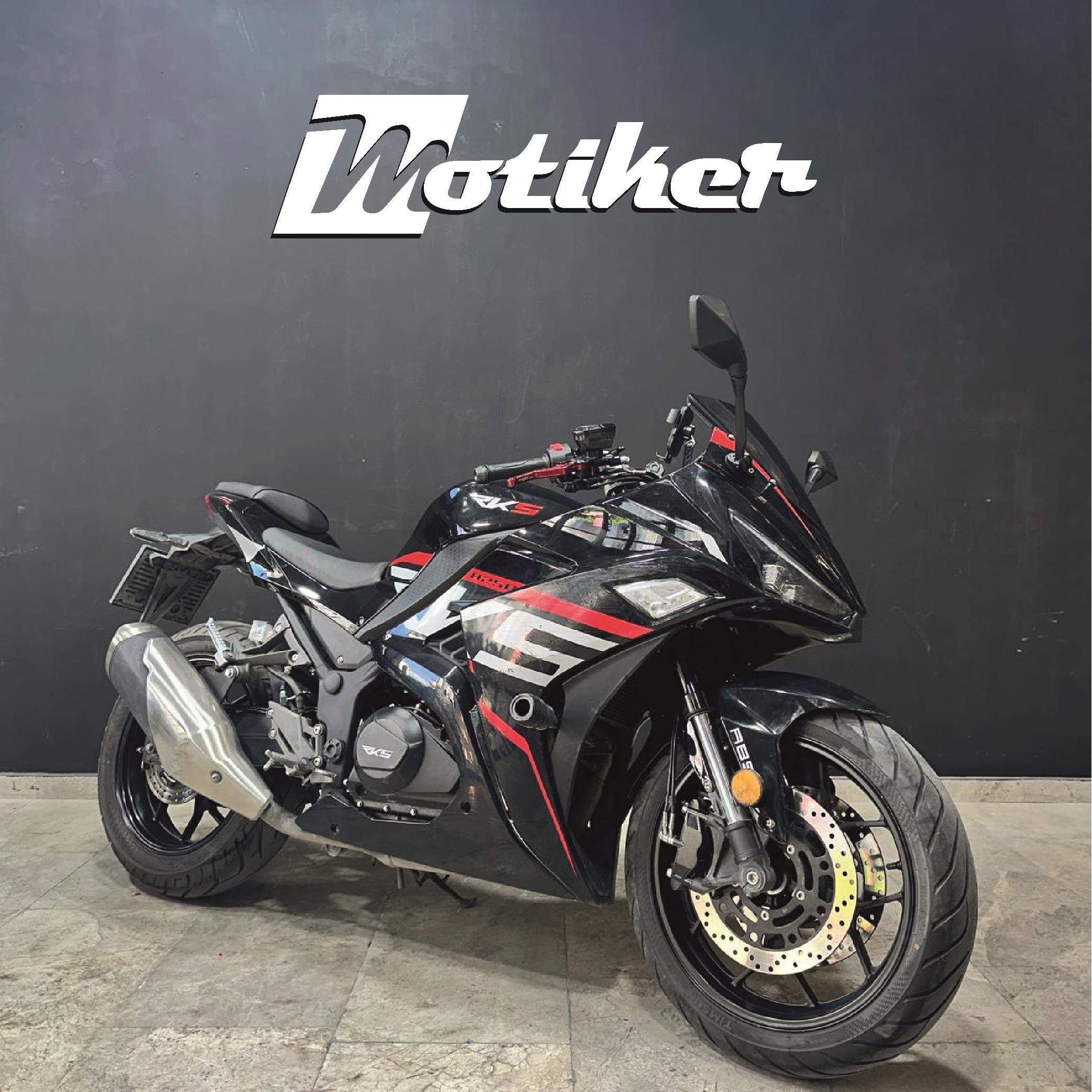 RKSRKS R250 Kırmızı Motosiklet Jant Sticker Etiket Çıkartma Modeli