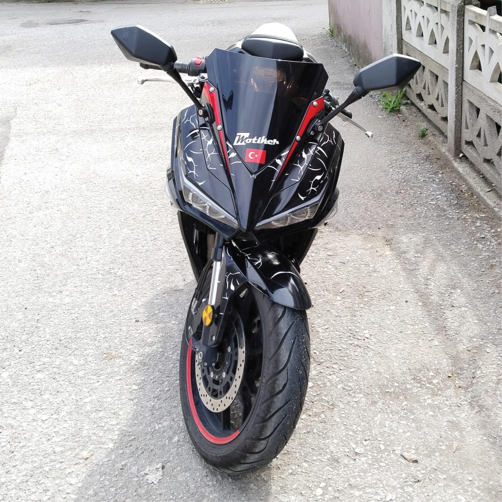 RKSRKS R250 Kırmızı Siyah Venom Parçalı Kaplama Sticker Etiket Modeli