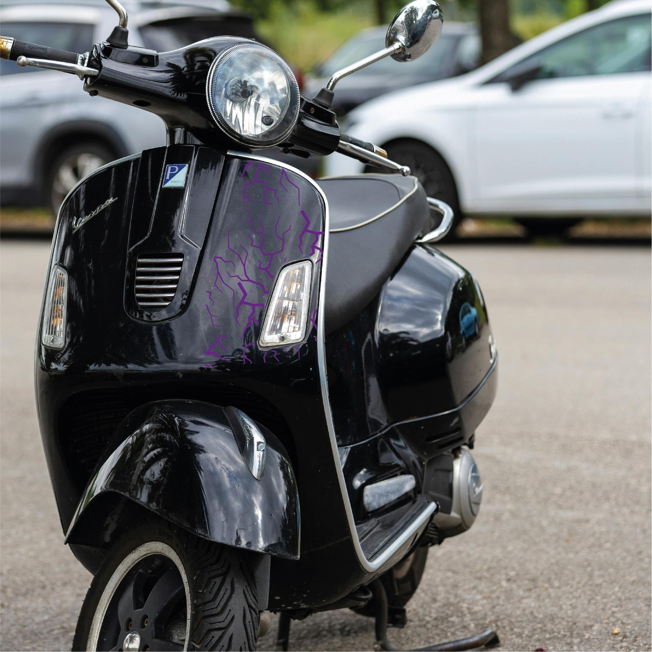 MARKALARŞimşek Sticker 25x25cm Folyo Kesim Evrensel Desen Kaplama Mor