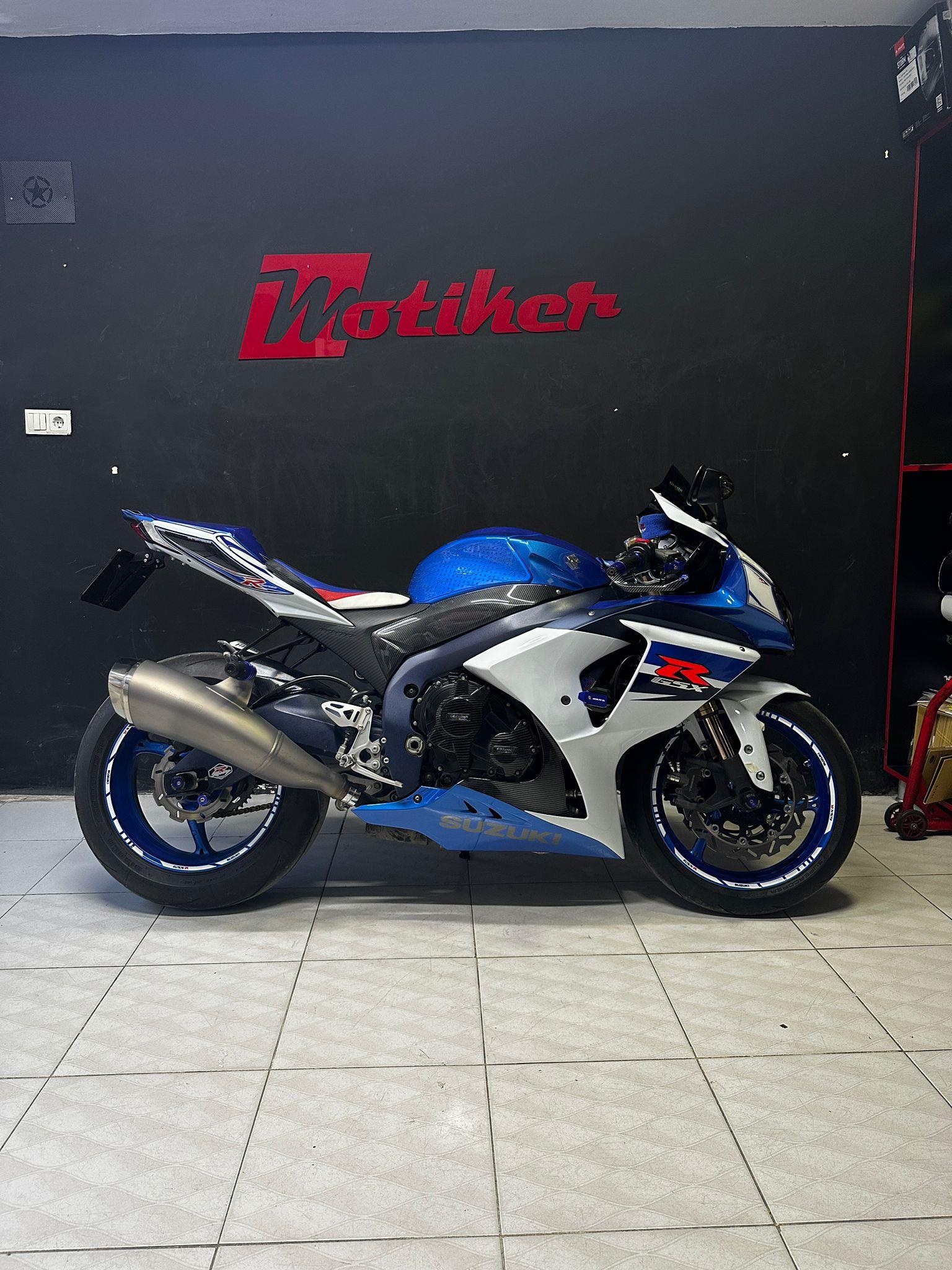 Suzuki GSX-R 1000 Orjinal Yan Sticker Modeli