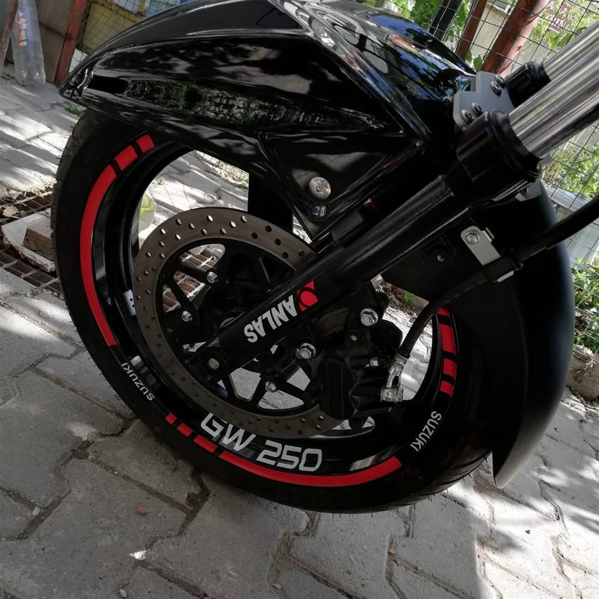 Suzuki GW250 Inuzama Jant Sticker Etiket Modeli