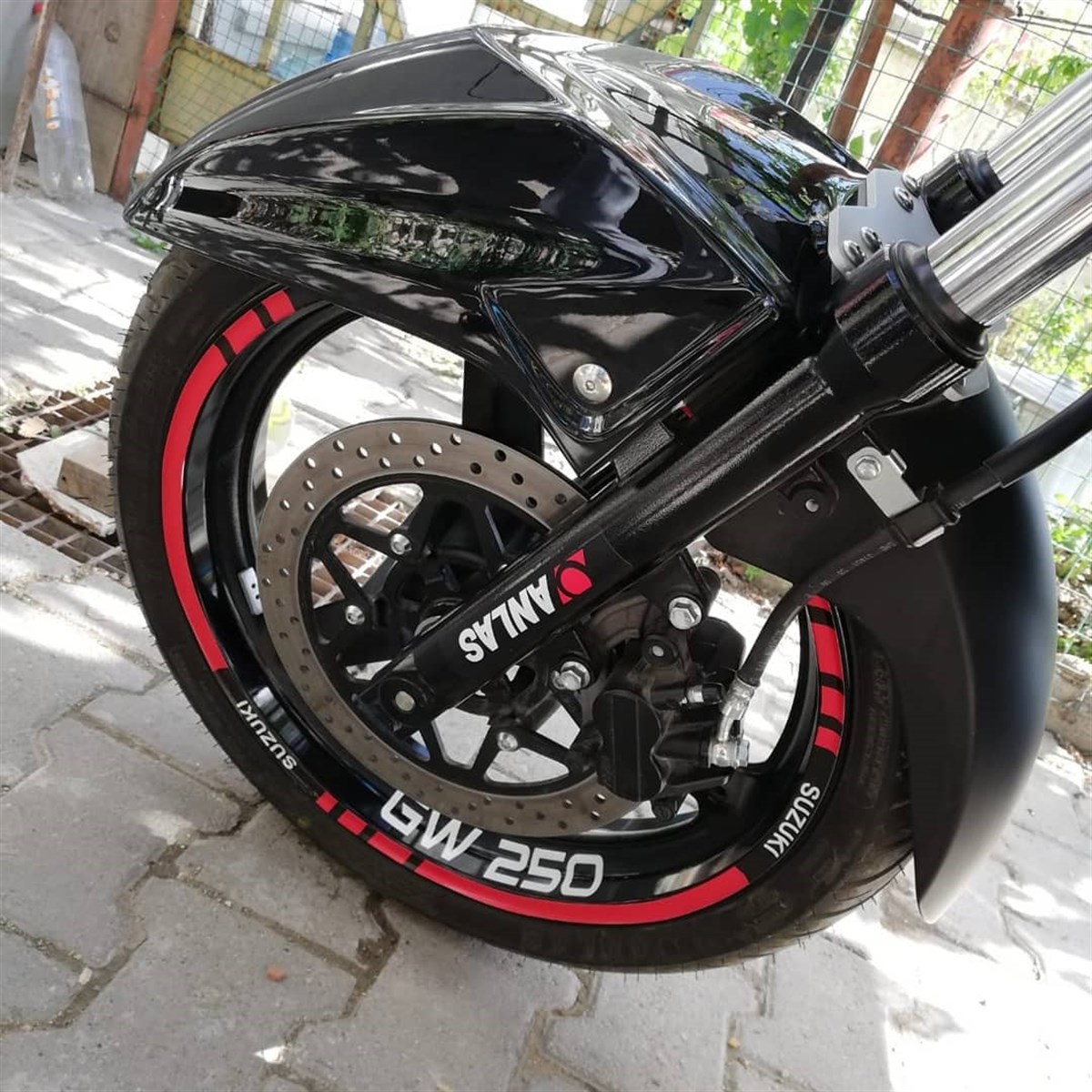 Suzuki GW250 Inuzama Jant Sticker Etiket Modeli