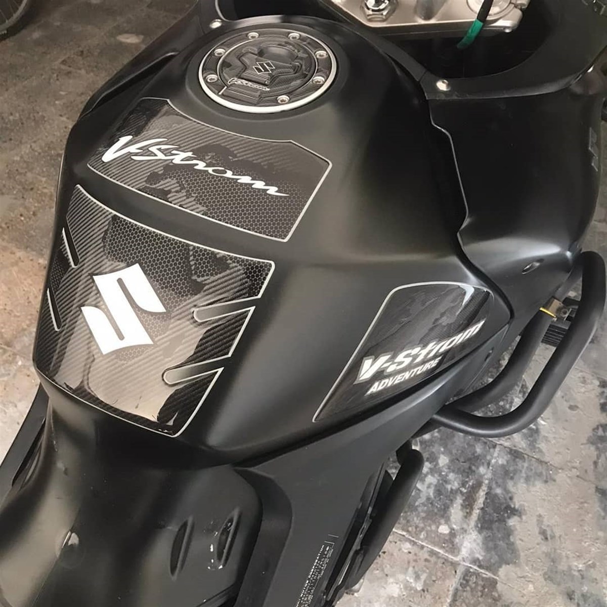 Suzuki V Strom DL650 Adventure Tank Pad Damla Sticker Etiket Modeli
