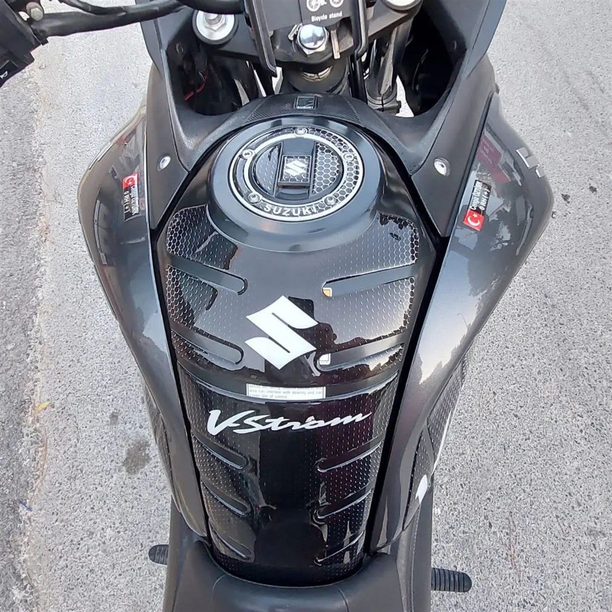 Suzuki V Strom DL650 Tank Pad Damla Sticker Etiket Modeli